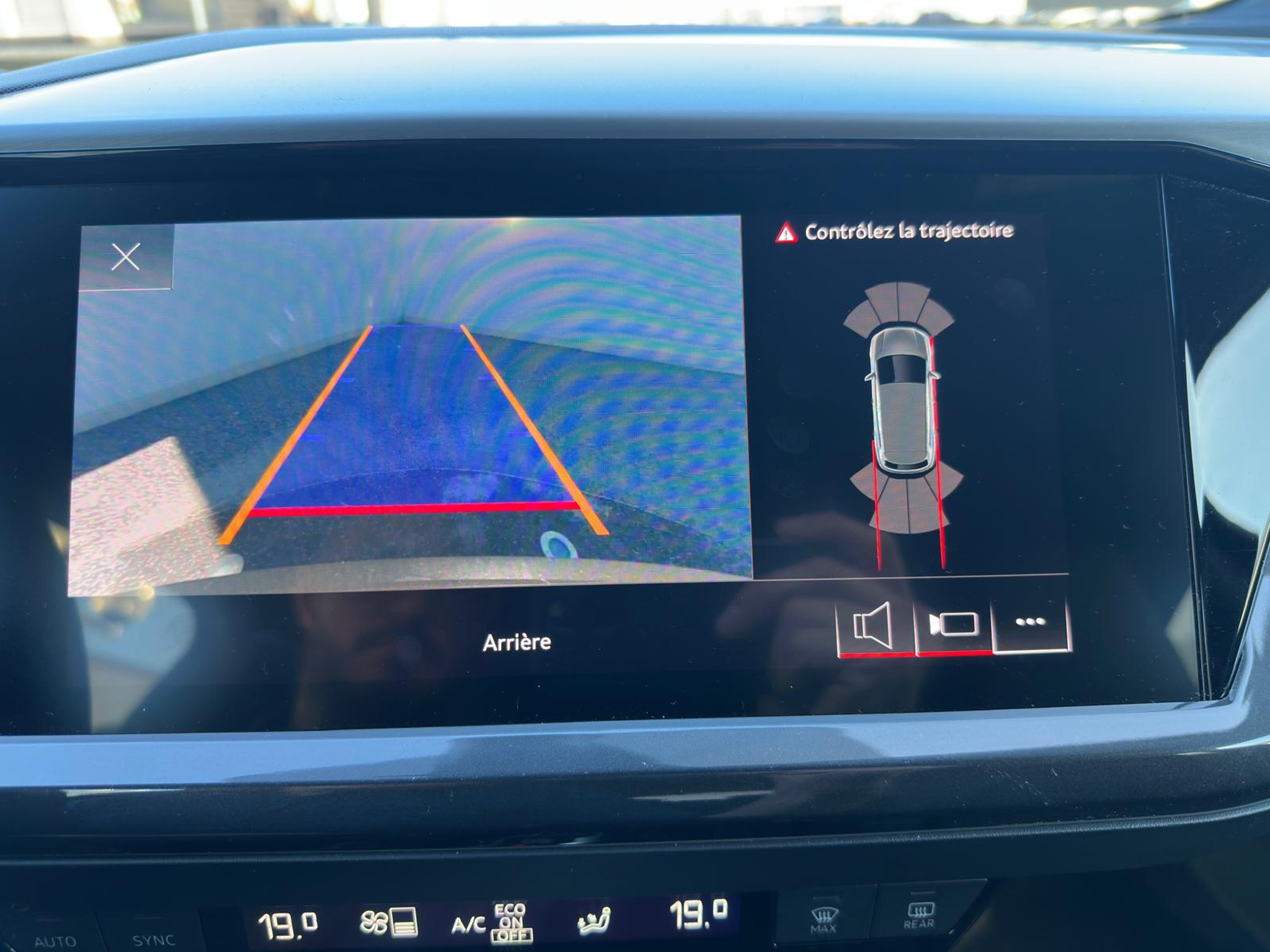 listing desktop thumbnail image 9