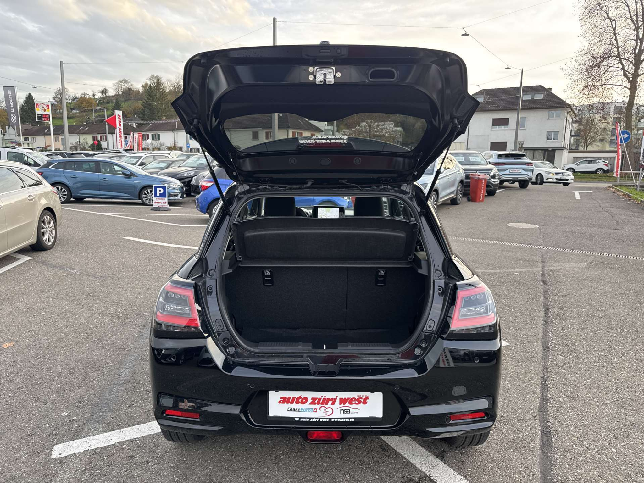 listing desktop thumbnail image 7