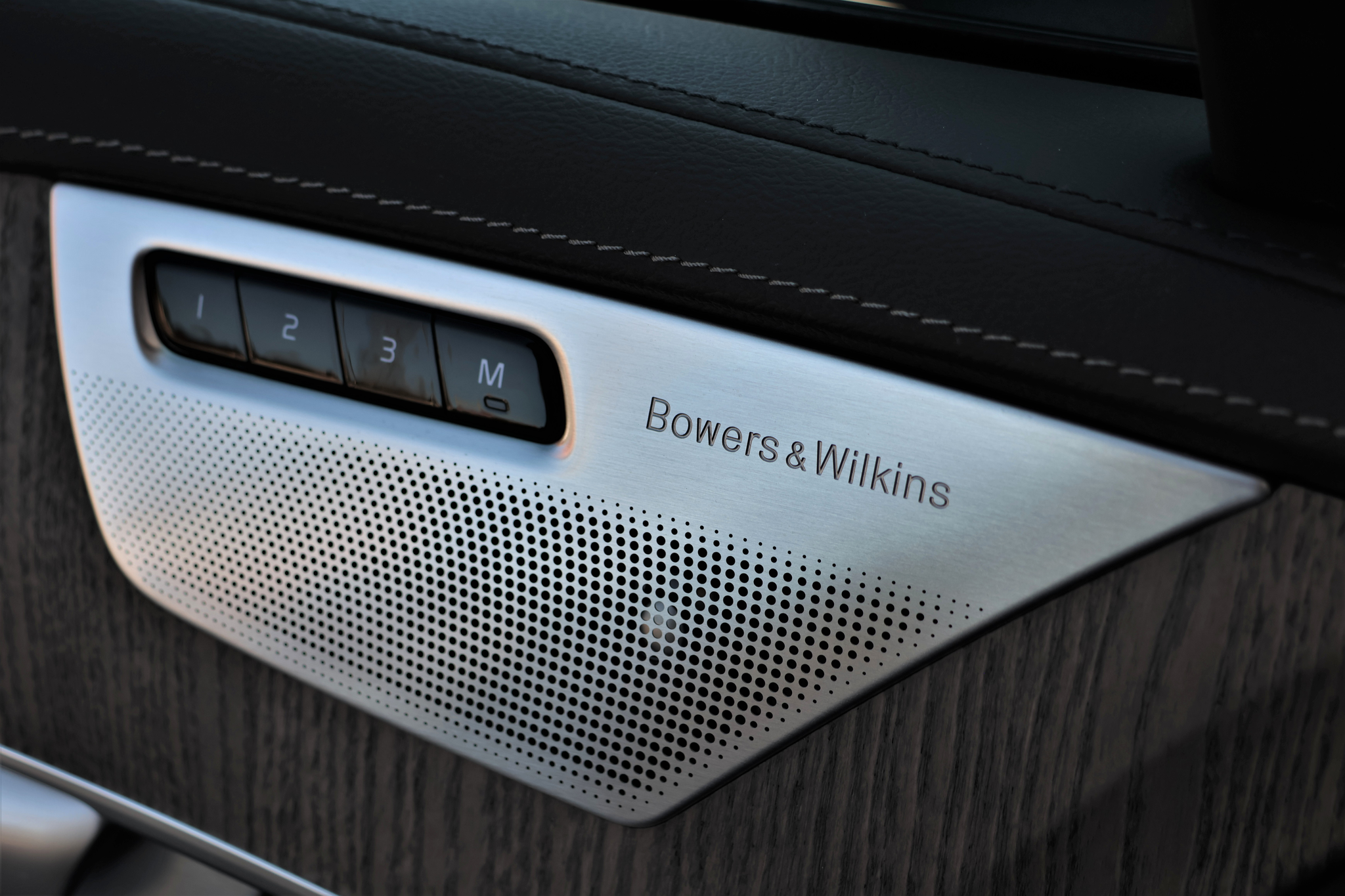 listing desktop thumbnail image 10