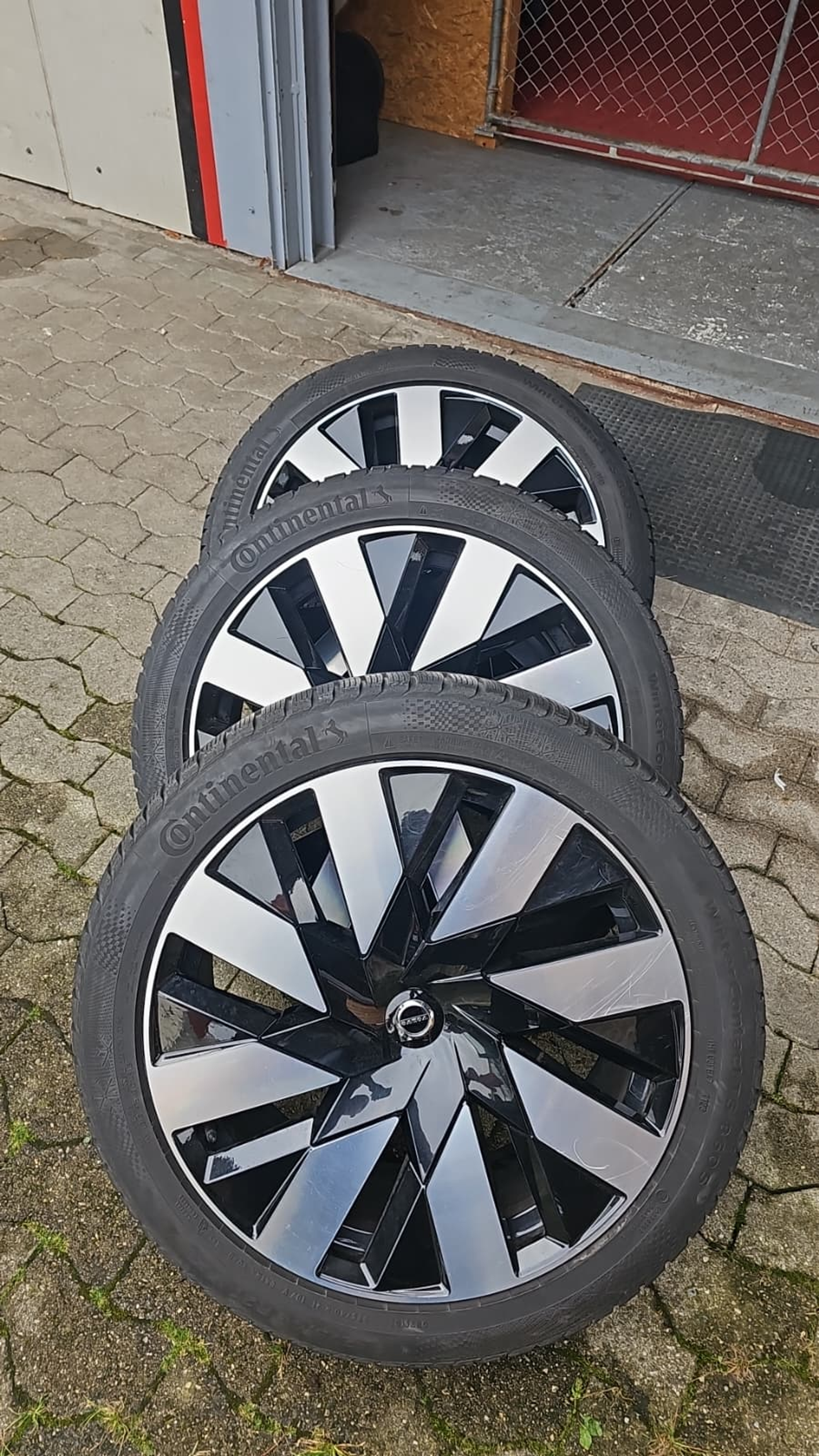 listing desktop thumbnail image 29