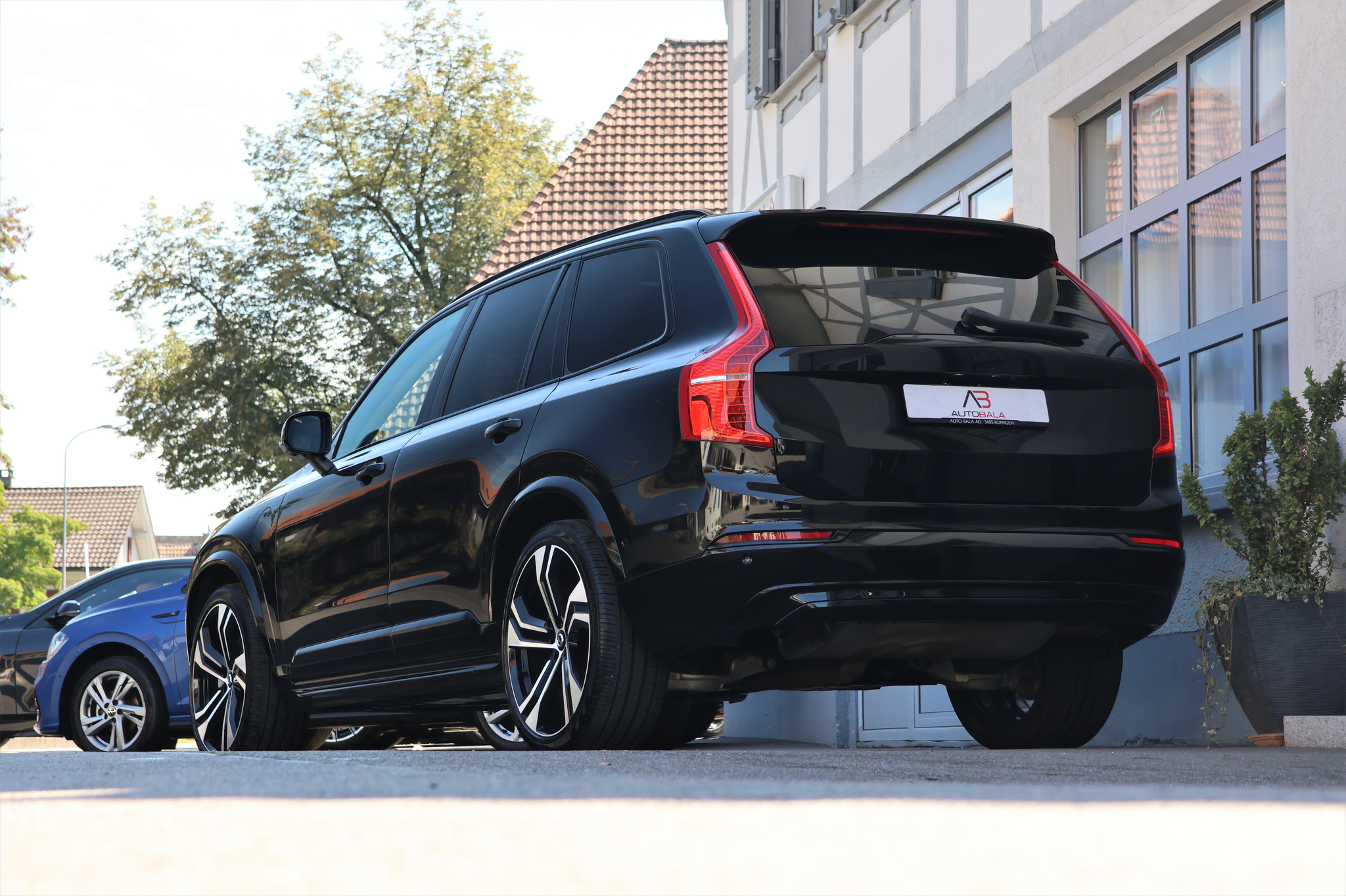 listing desktop thumbnail image 2