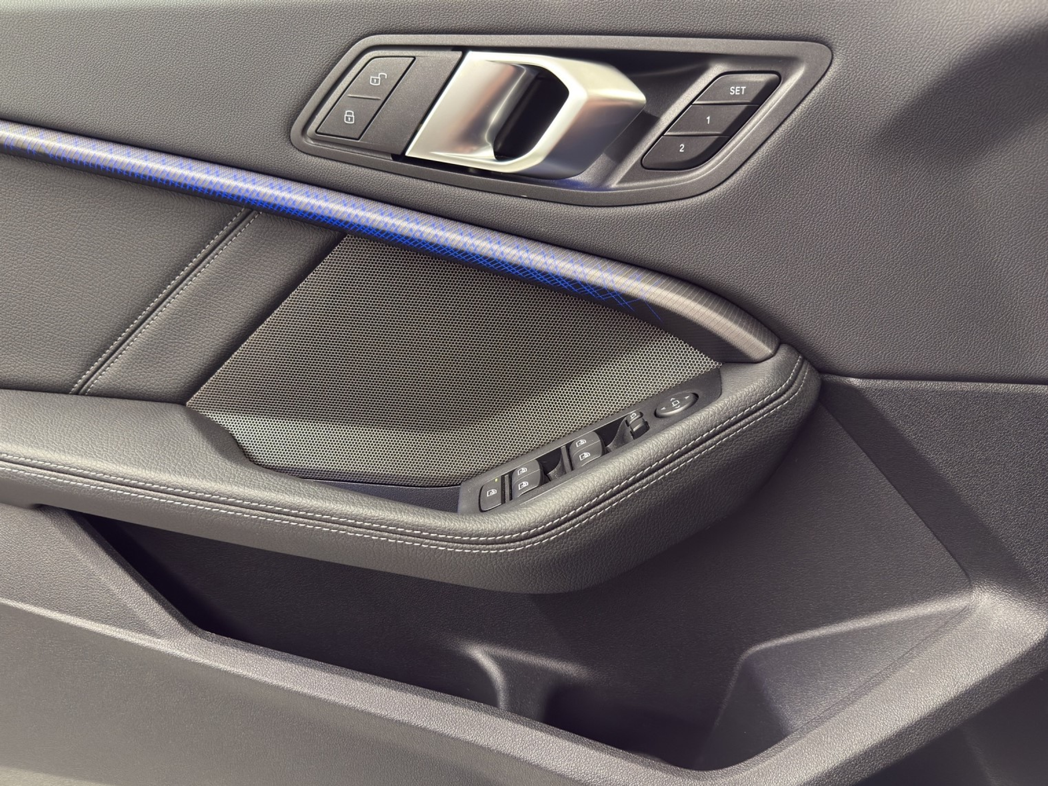 listing desktop thumbnail image 11