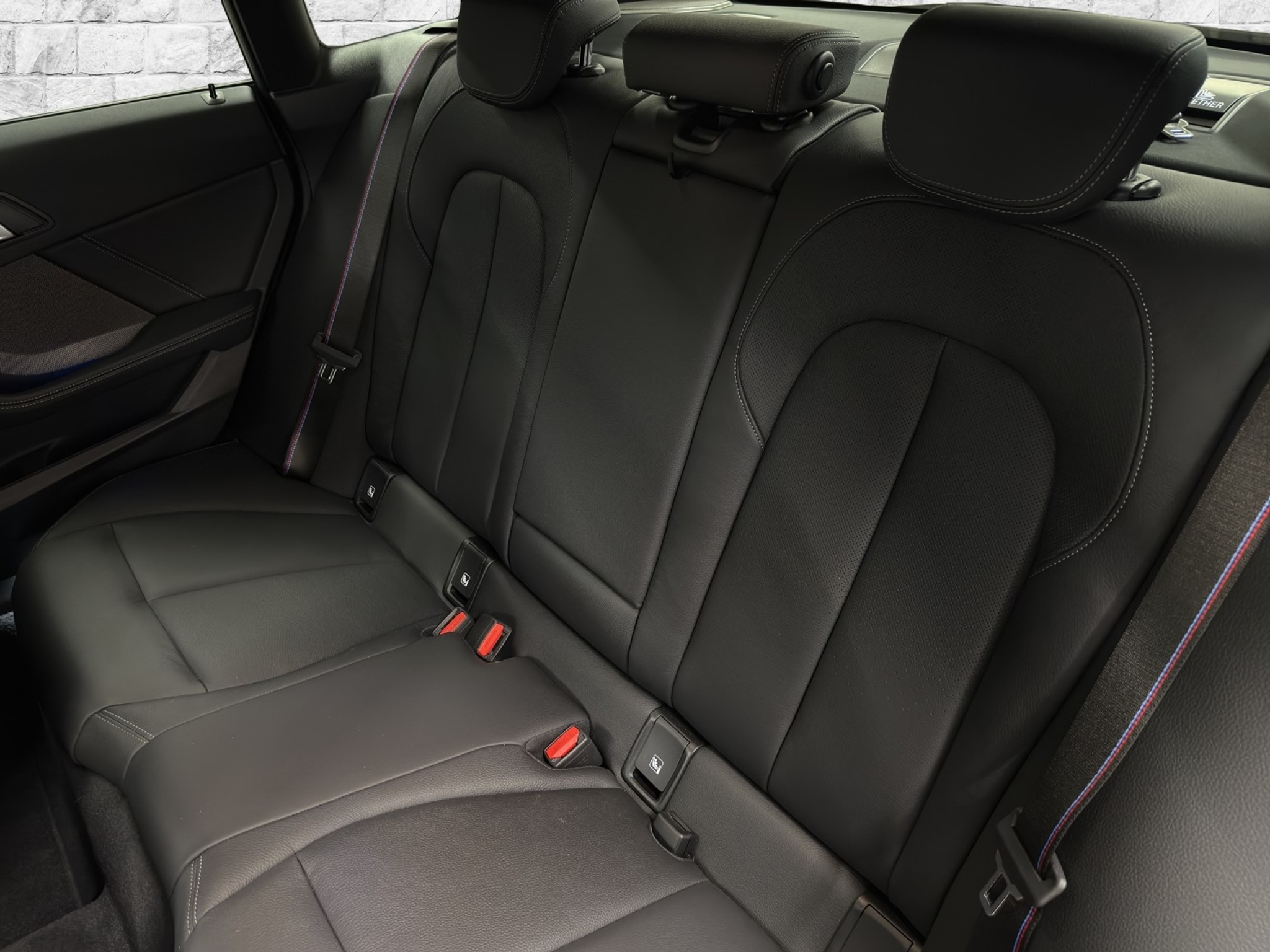 listing desktop thumbnail image 12