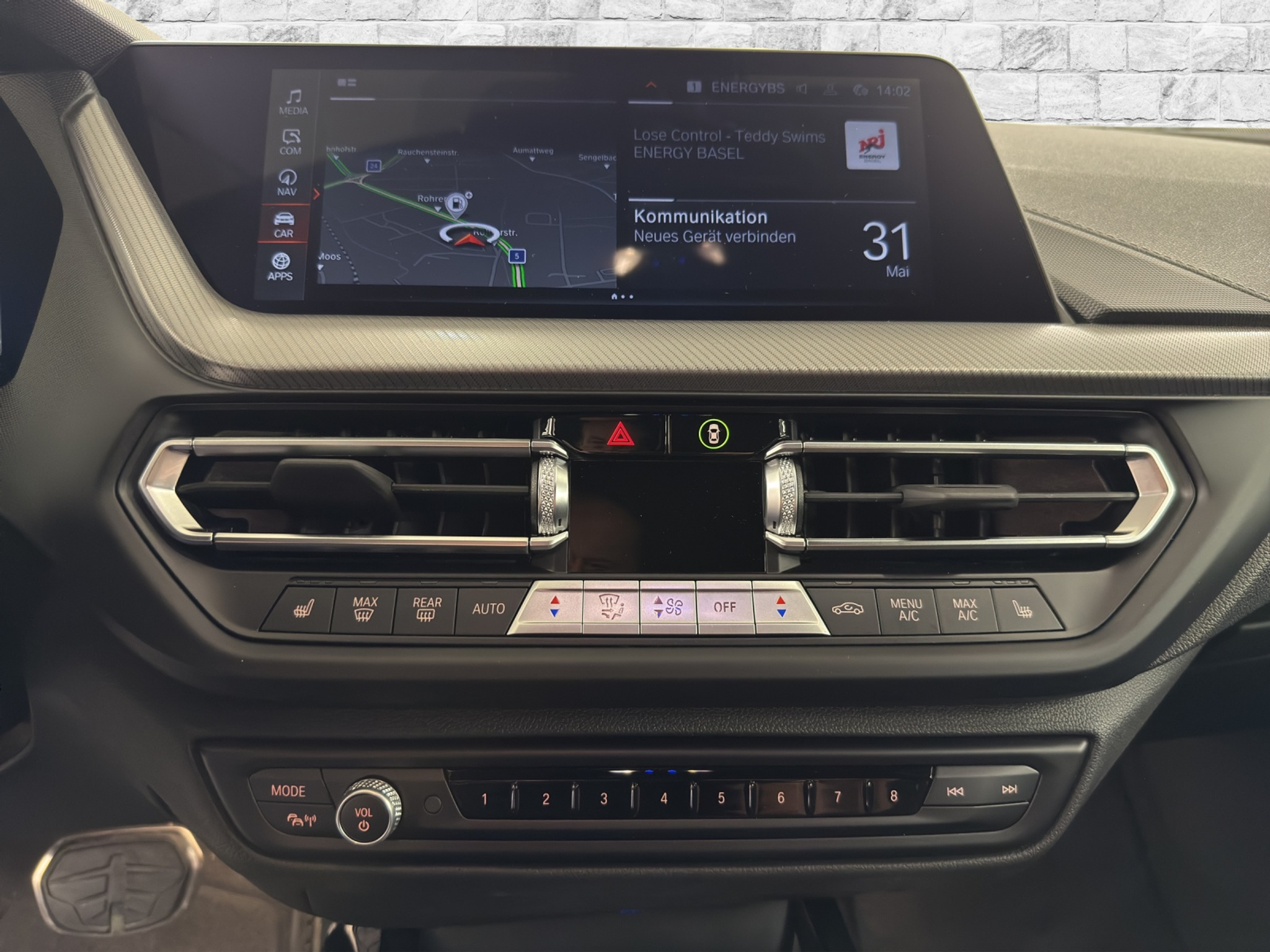 listing desktop thumbnail image 14