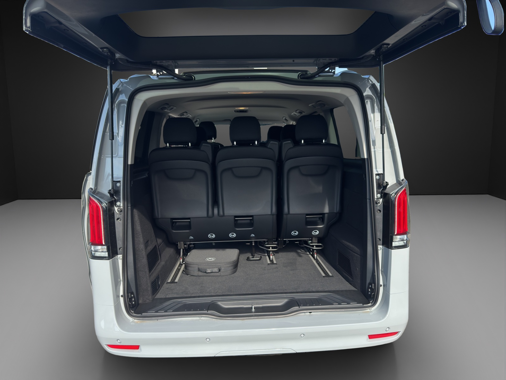 listing desktop thumbnail image 12