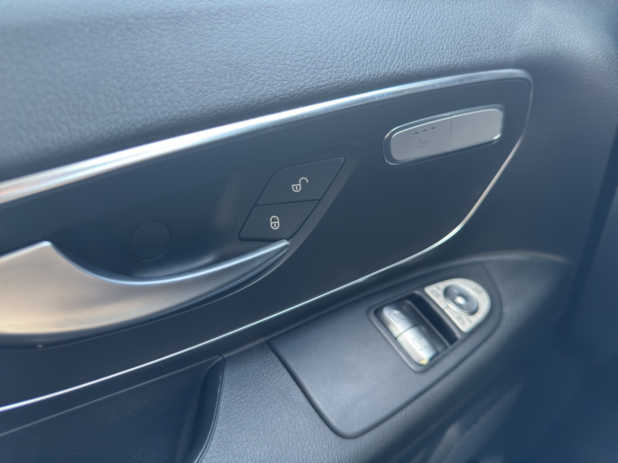 listing desktop thumbnail image 13