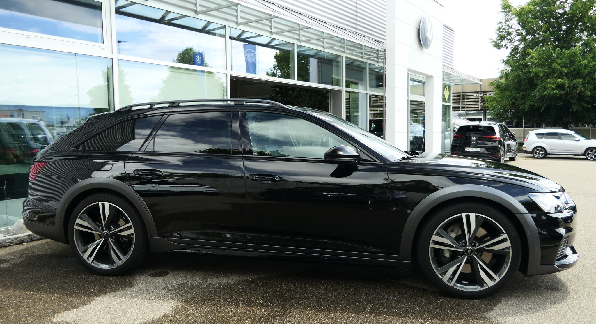 listing desktop thumbnail image 2