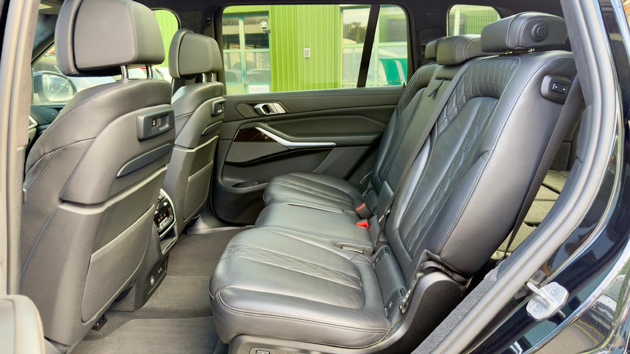 listing desktop thumbnail image 12