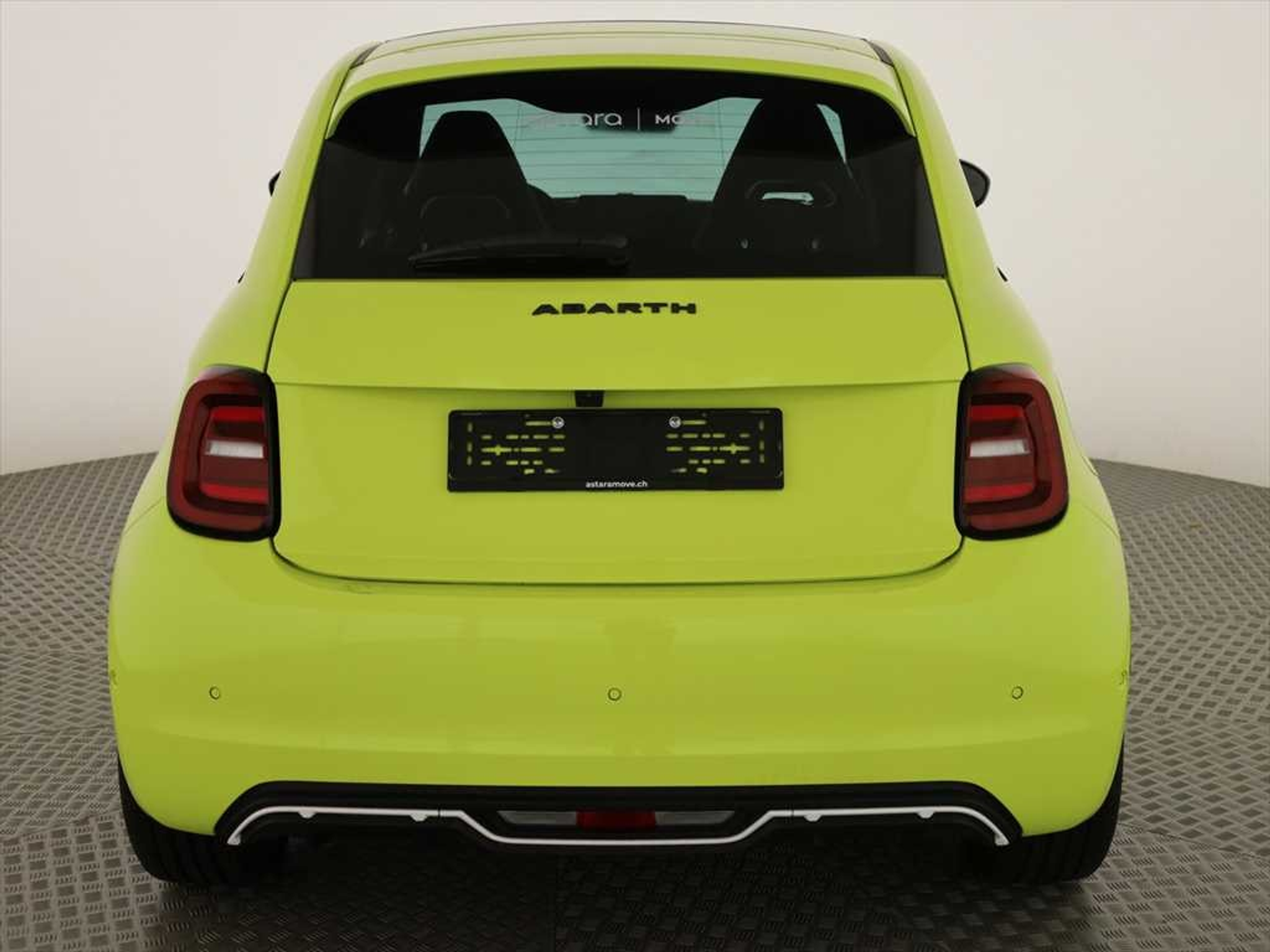 listing desktop thumbnail image 4