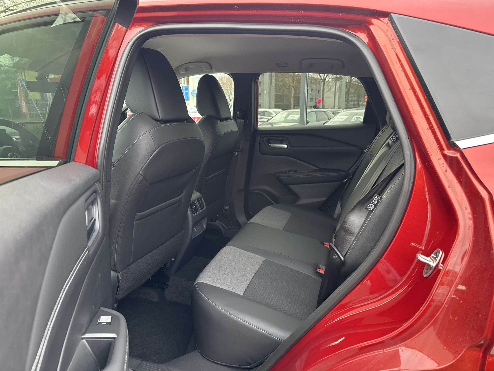 listing desktop thumbnail image 6