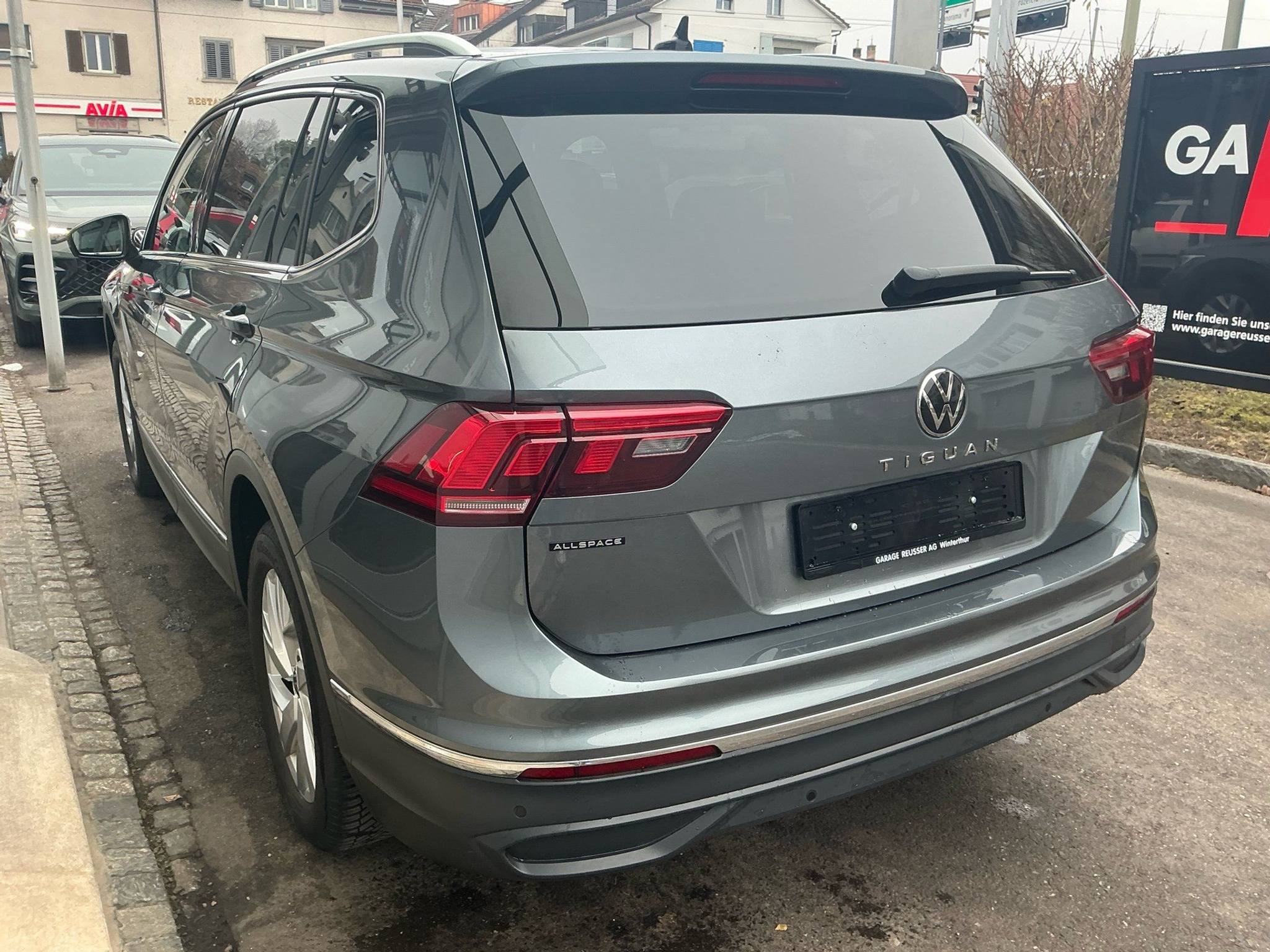 listing desktop thumbnail image 5