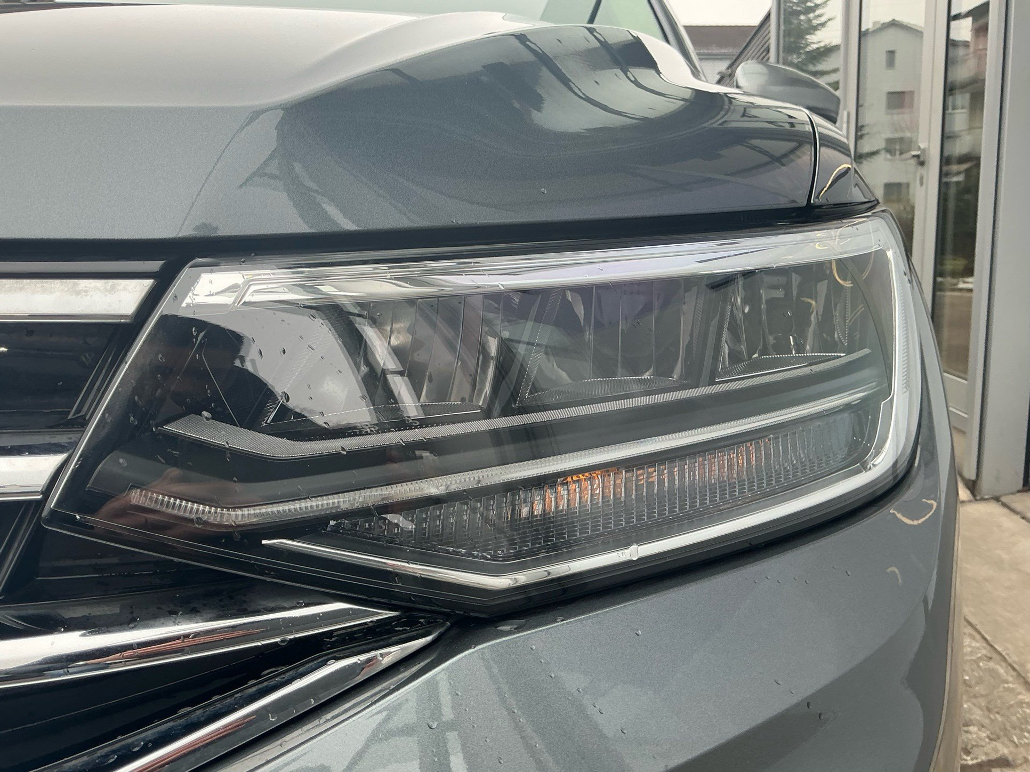 listing desktop thumbnail image 7