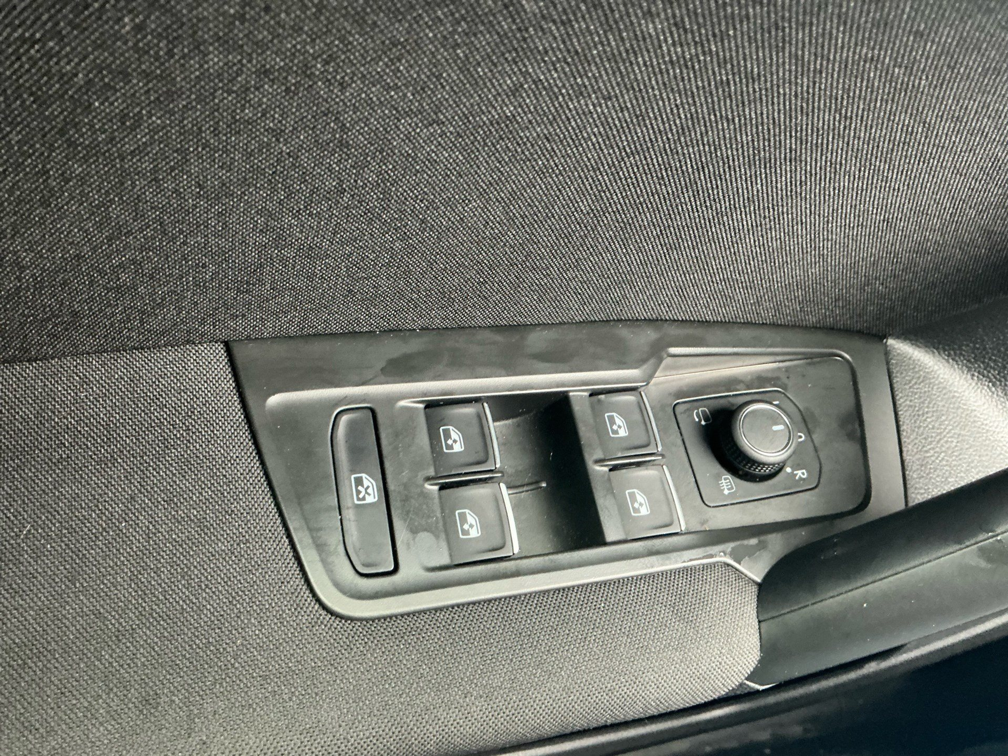 listing desktop thumbnail image 23