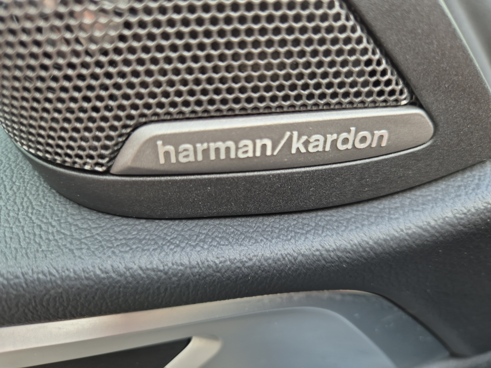 listing desktop thumbnail image 13