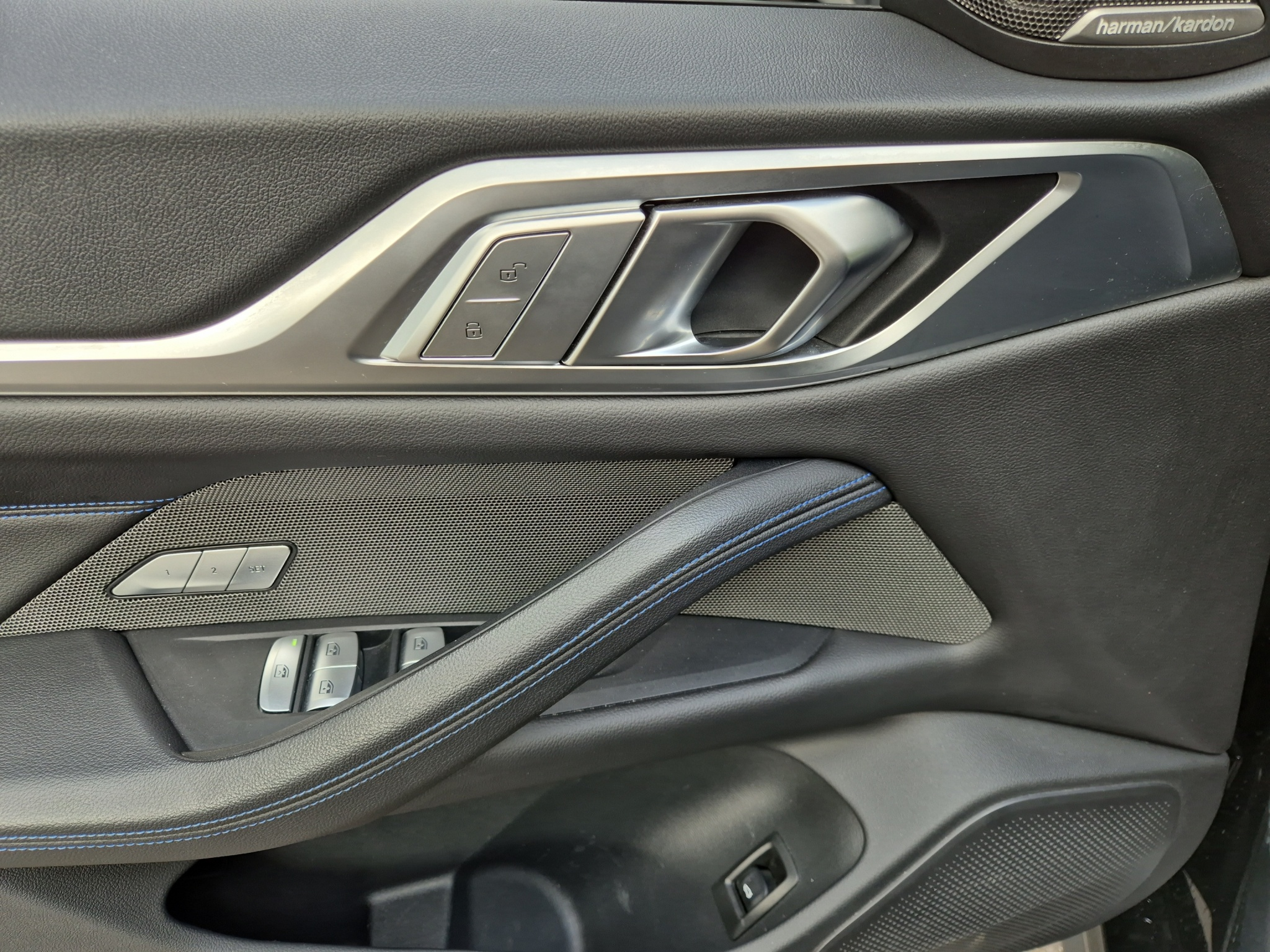 listing desktop thumbnail image 12