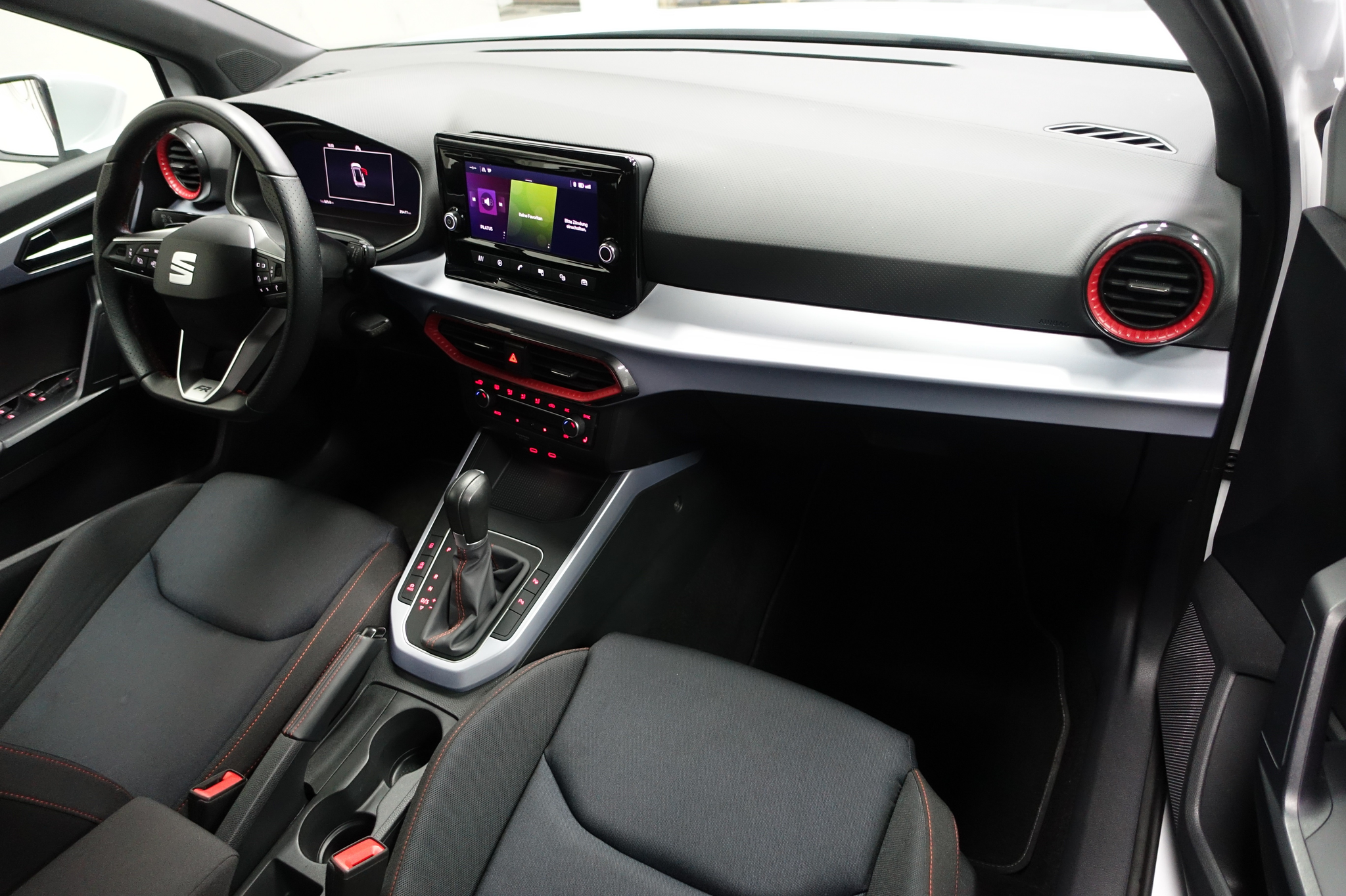 listing desktop thumbnail image 9