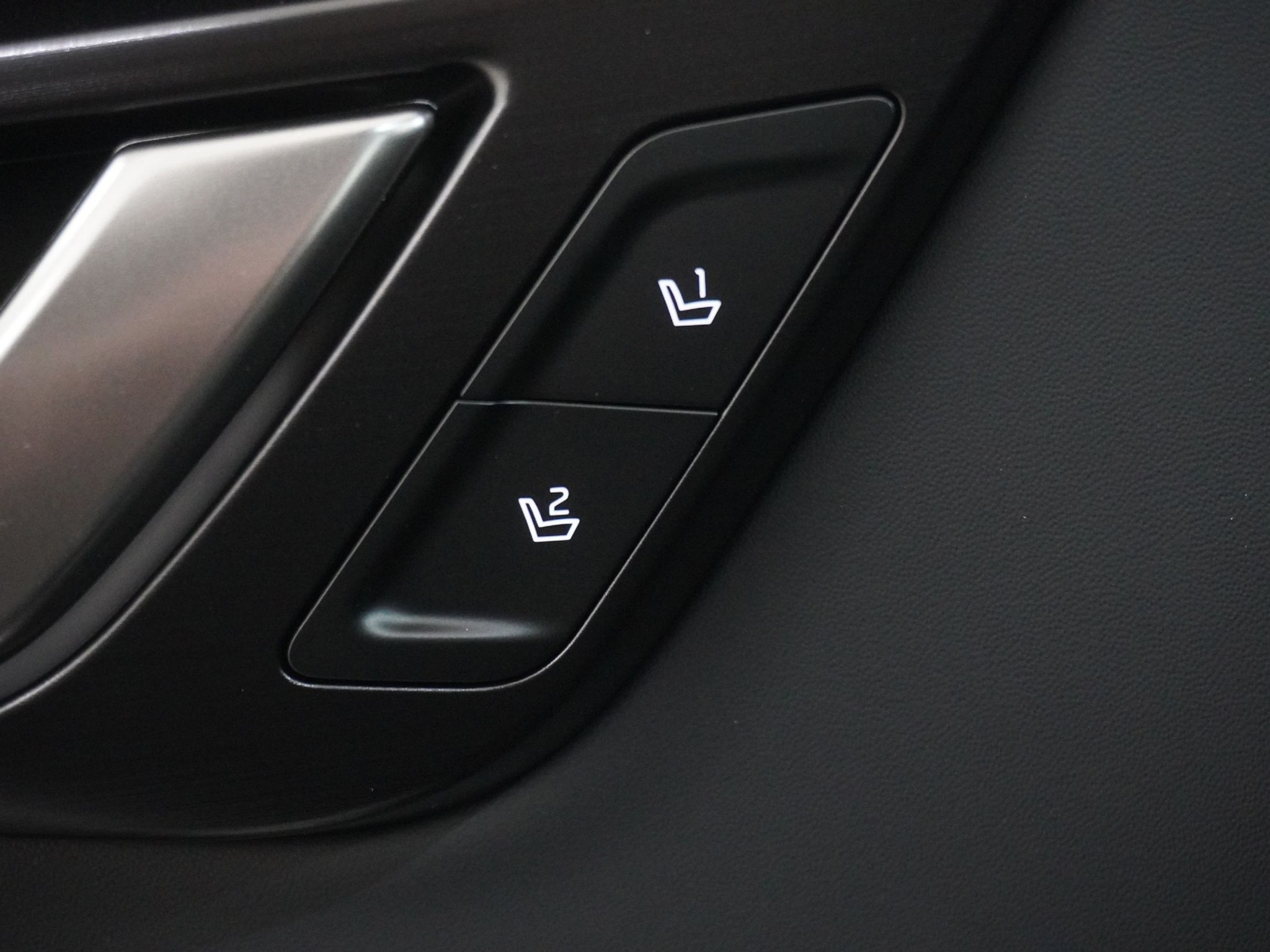 listing desktop thumbnail image 13