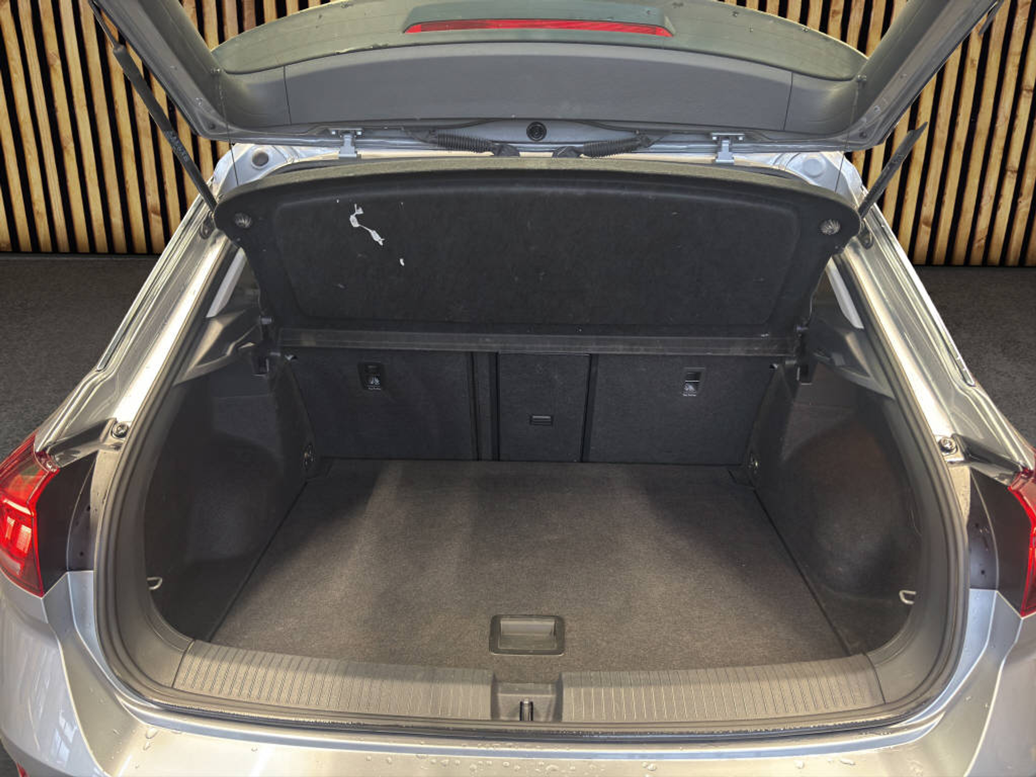 listing desktop thumbnail image 14