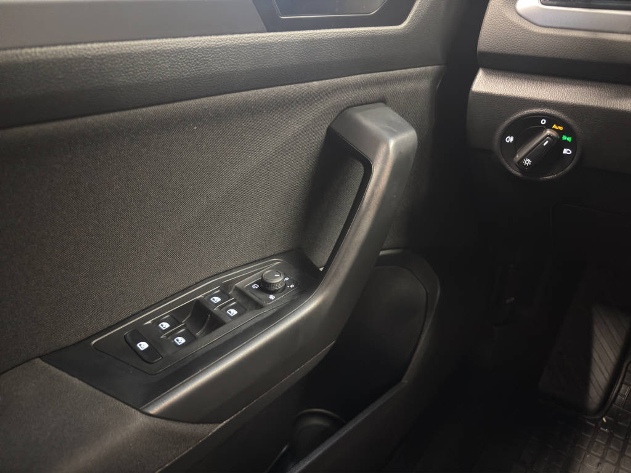 listing desktop thumbnail image 13