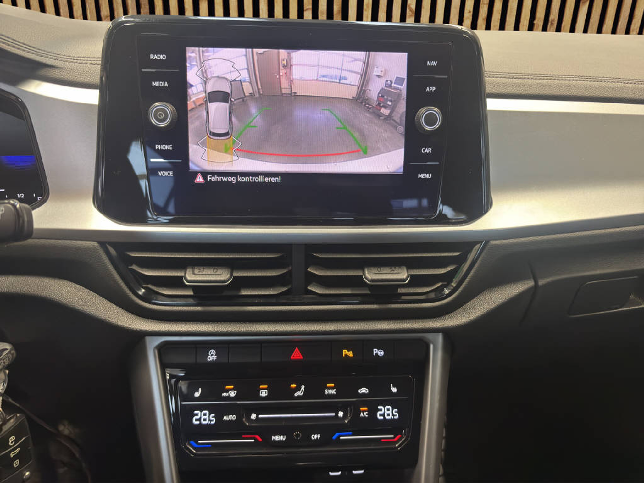 listing desktop thumbnail image 10