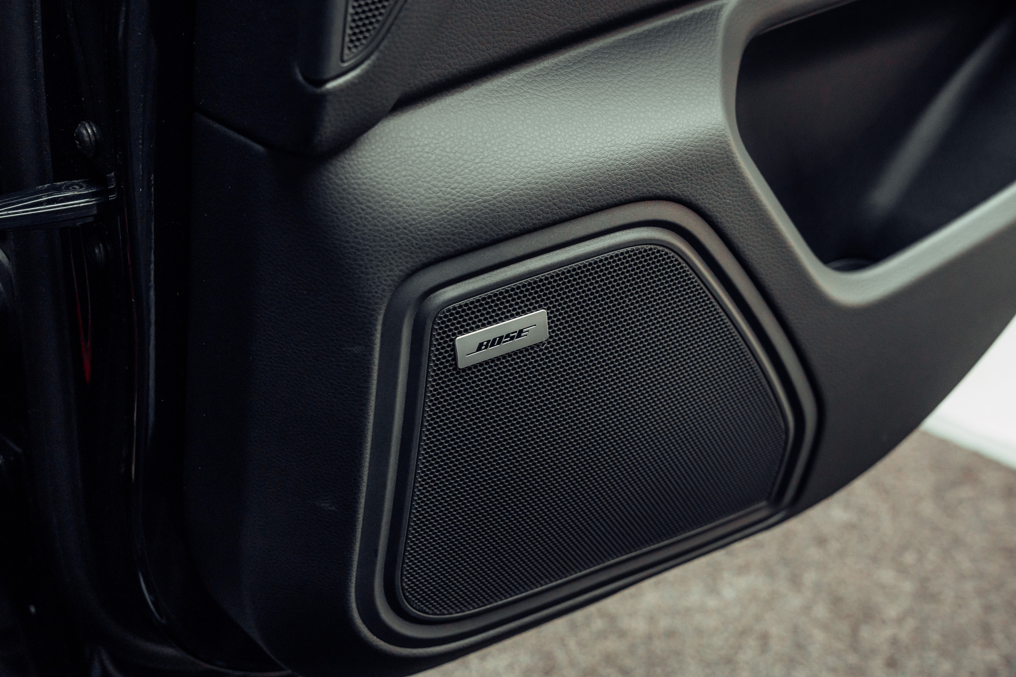 listing desktop thumbnail image 18