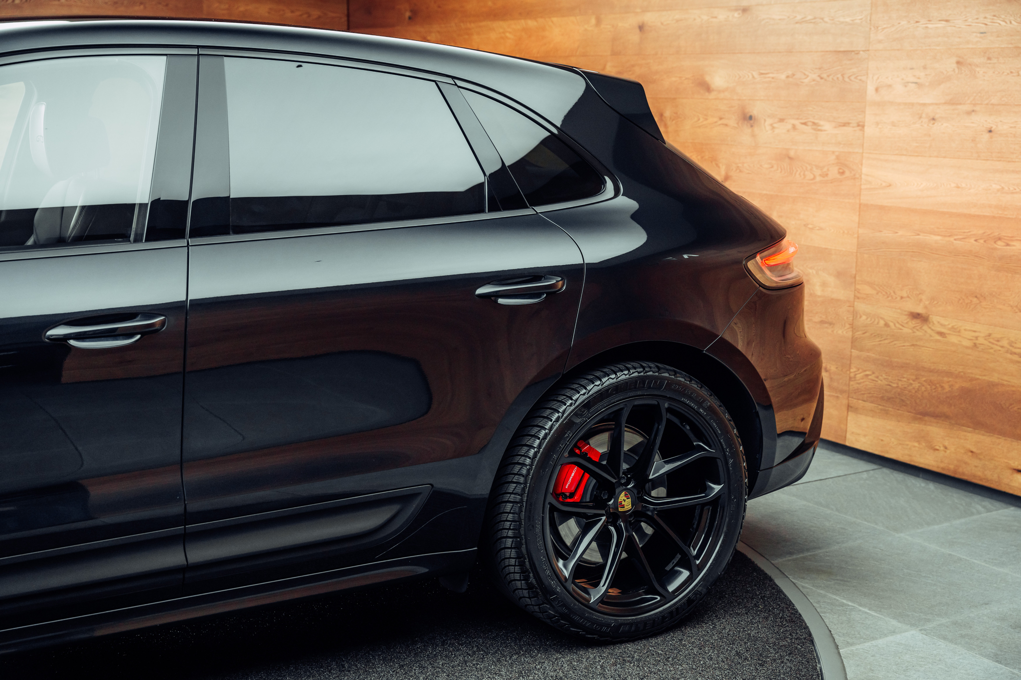 listing desktop thumbnail image 19