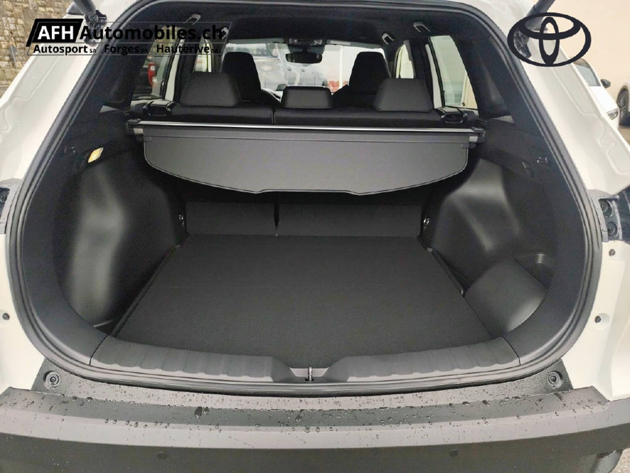 listing desktop thumbnail image 9