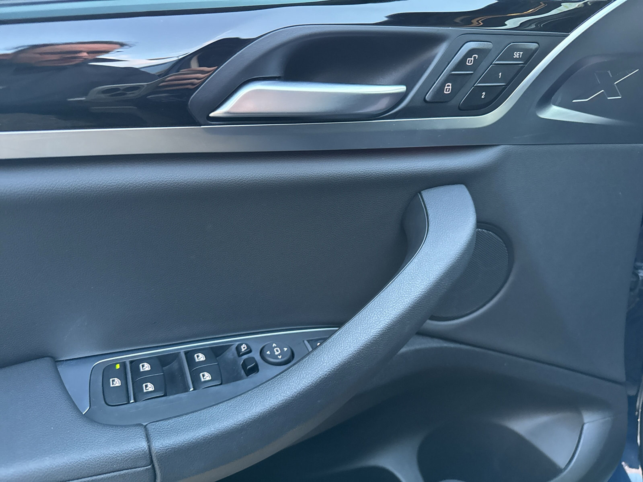 listing desktop thumbnail image 16