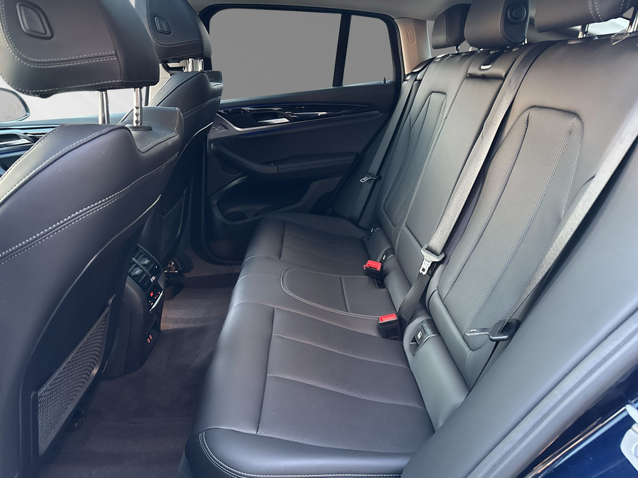 listing desktop thumbnail image 6