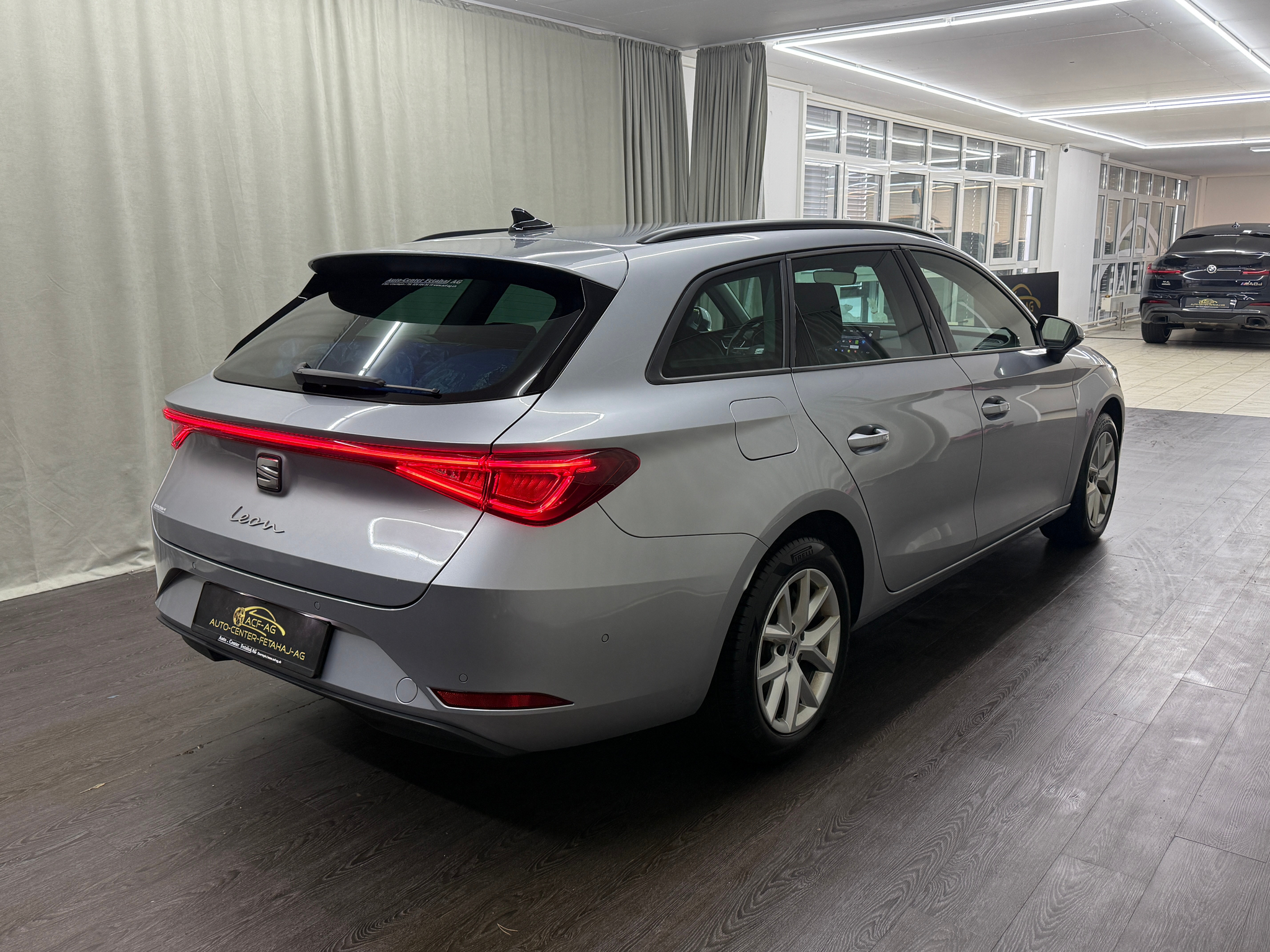 listing desktop thumbnail image 3