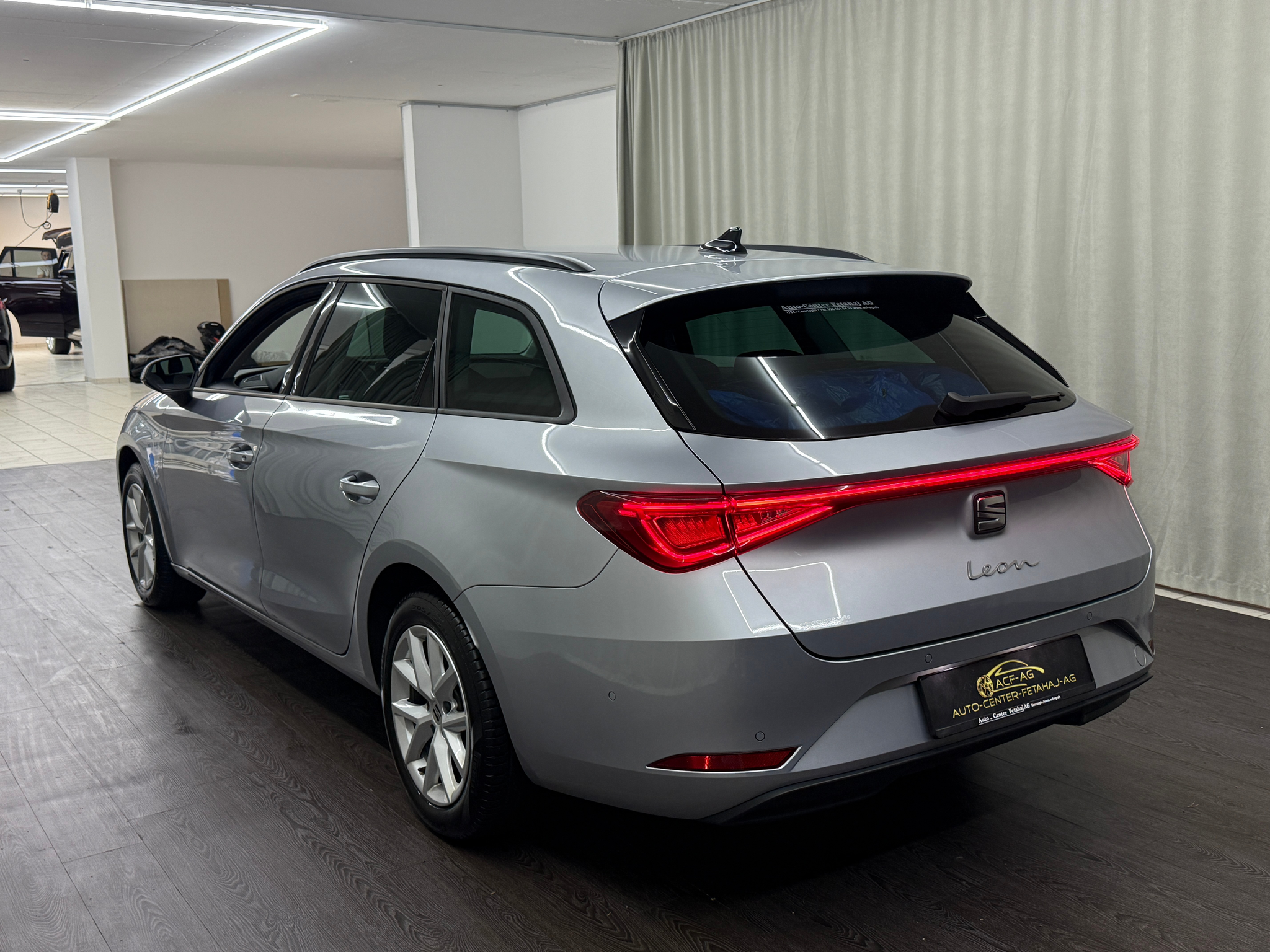 listing desktop thumbnail image 5