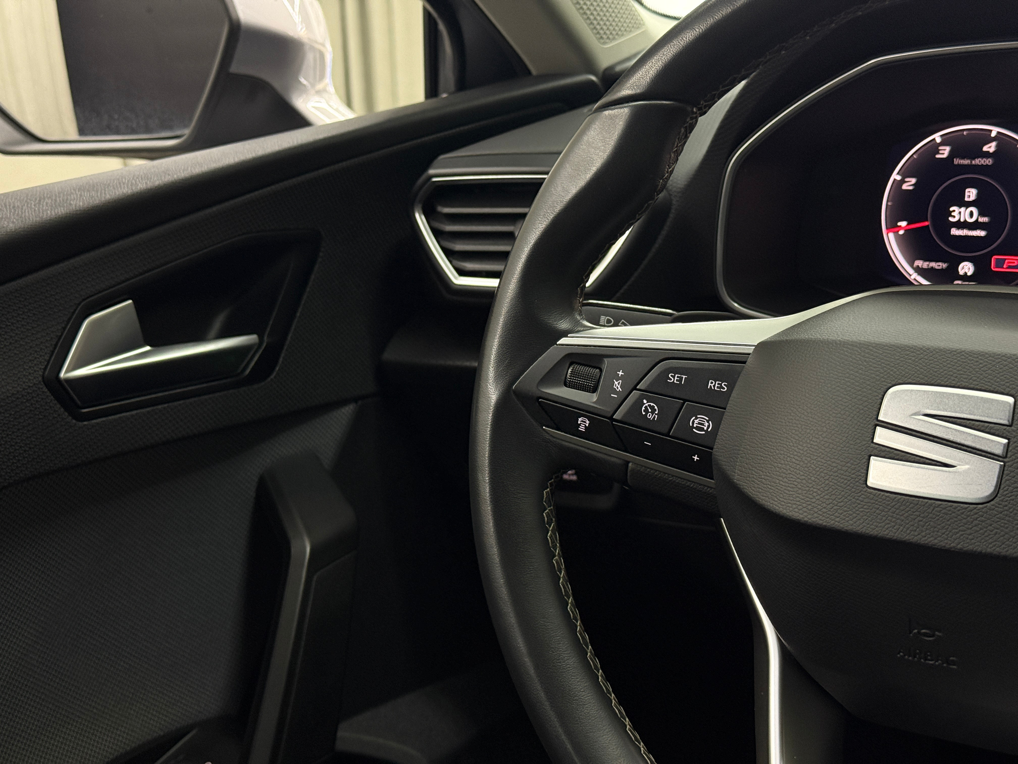 listing desktop thumbnail image 10