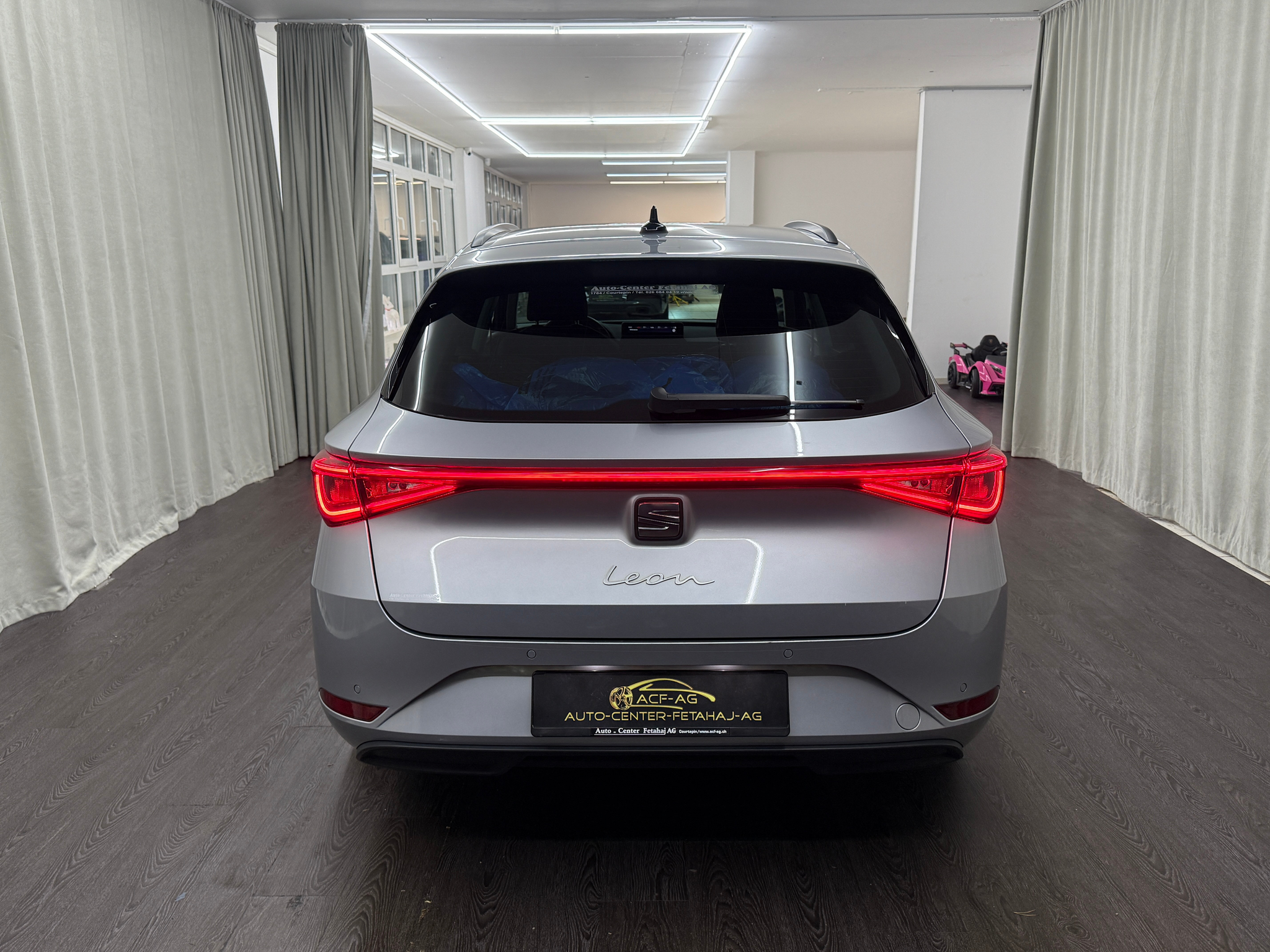 listing desktop thumbnail image 4