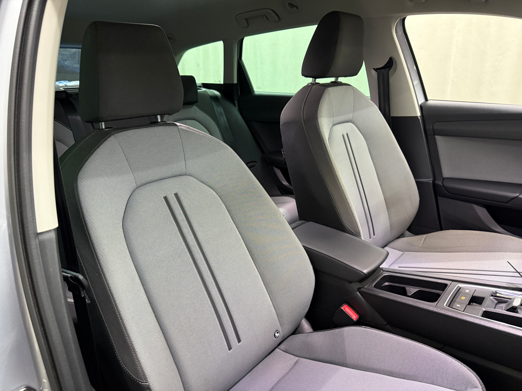 listing desktop thumbnail image 12