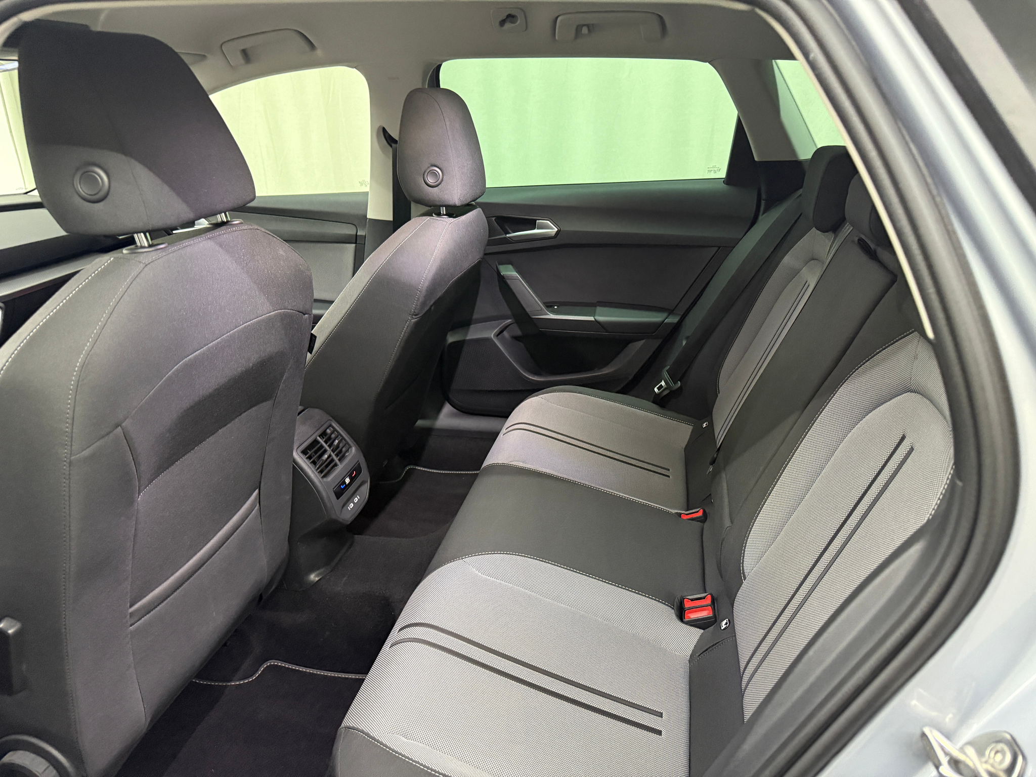 listing desktop thumbnail image 13