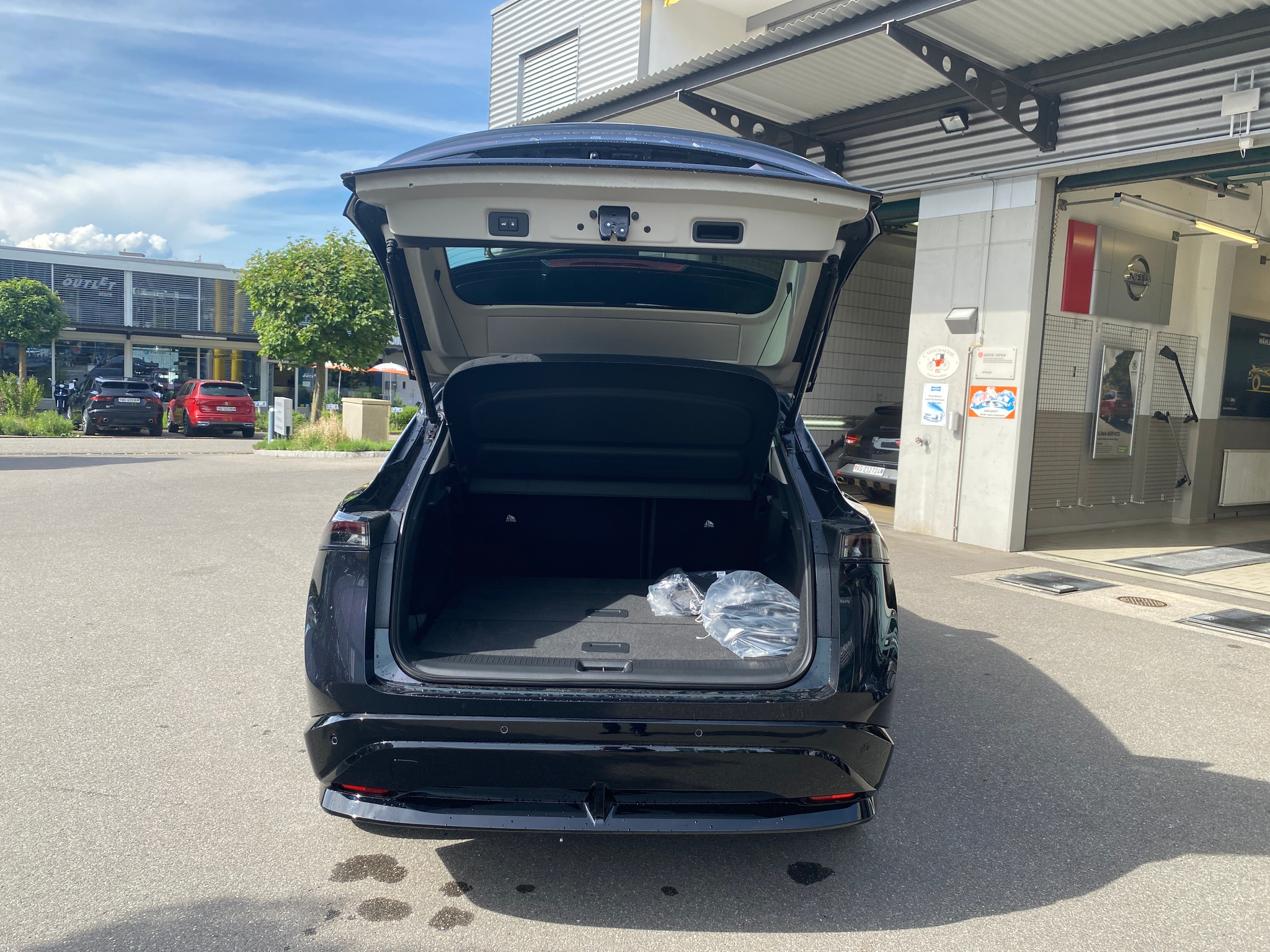 listing desktop thumbnail image 16