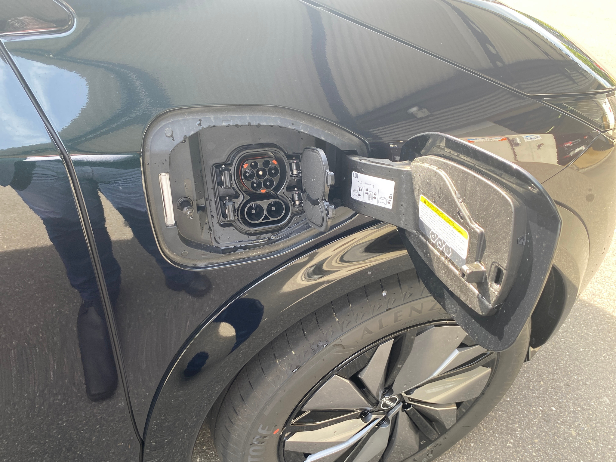 listing desktop thumbnail image 18