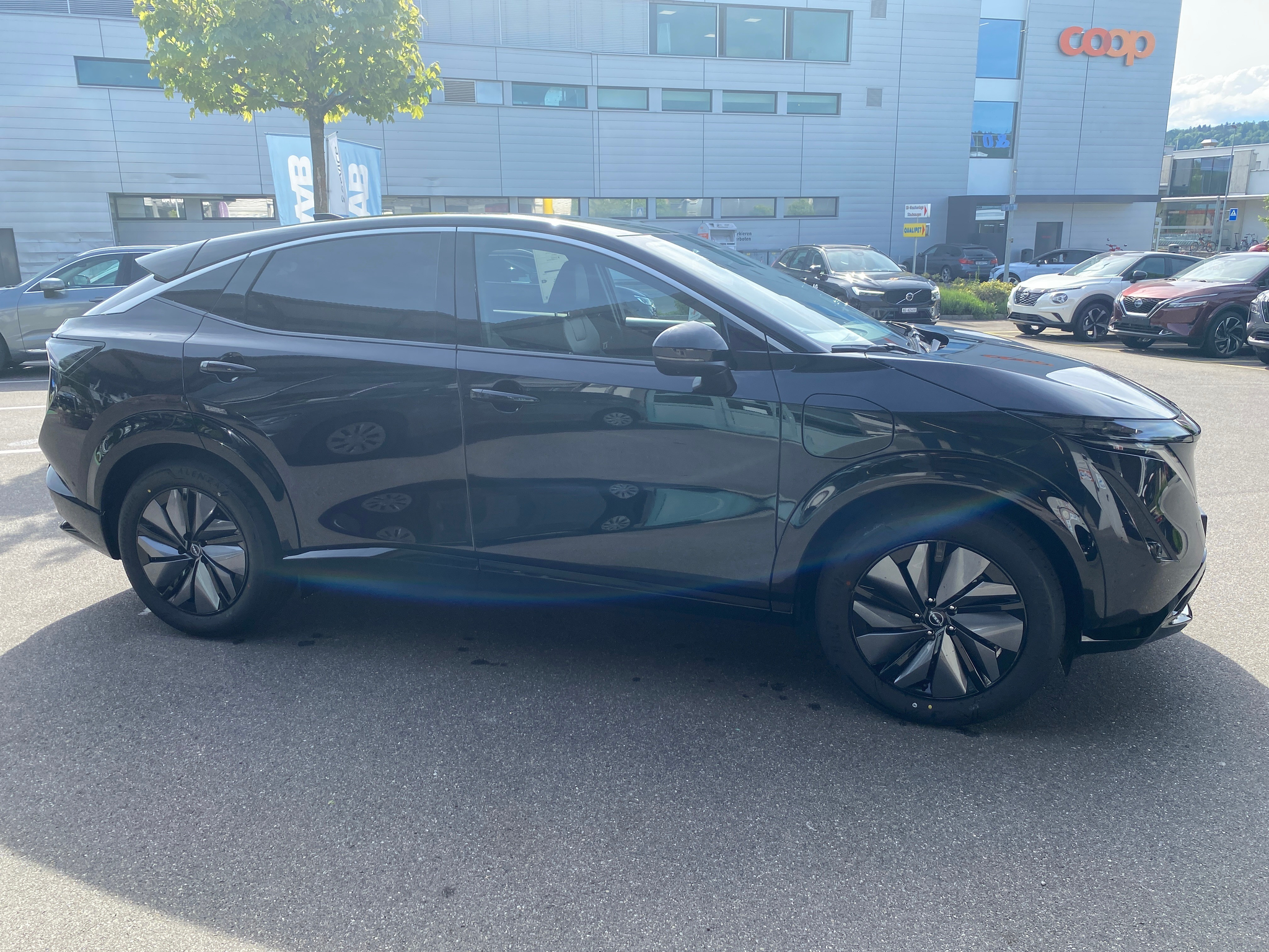 listing desktop thumbnail image 4