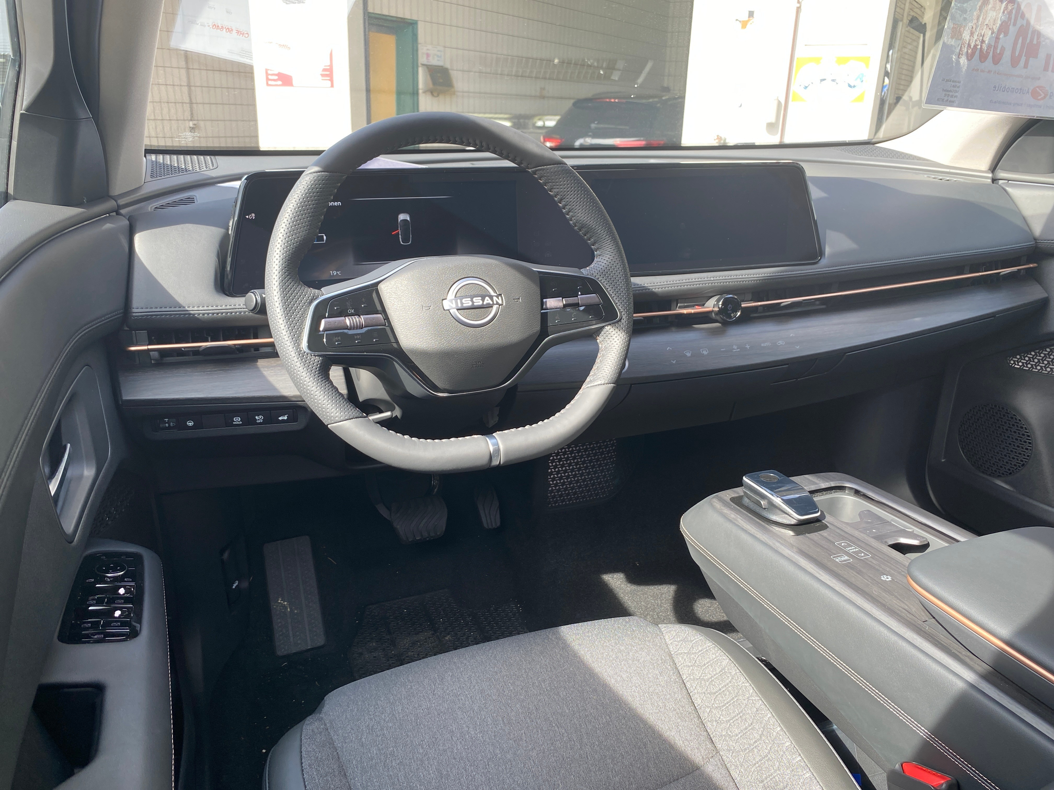 listing desktop thumbnail image 9