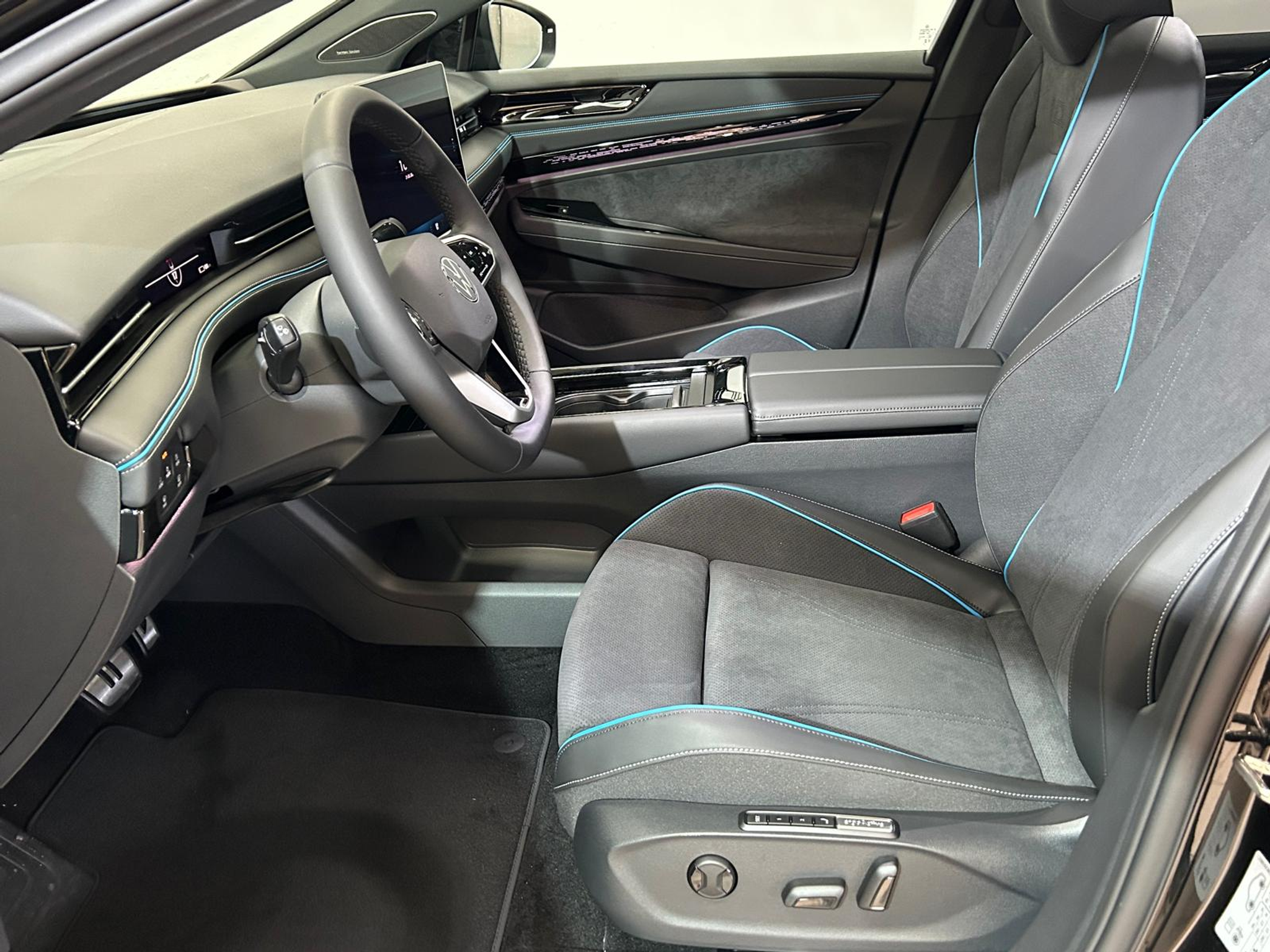 listing desktop thumbnail image 10