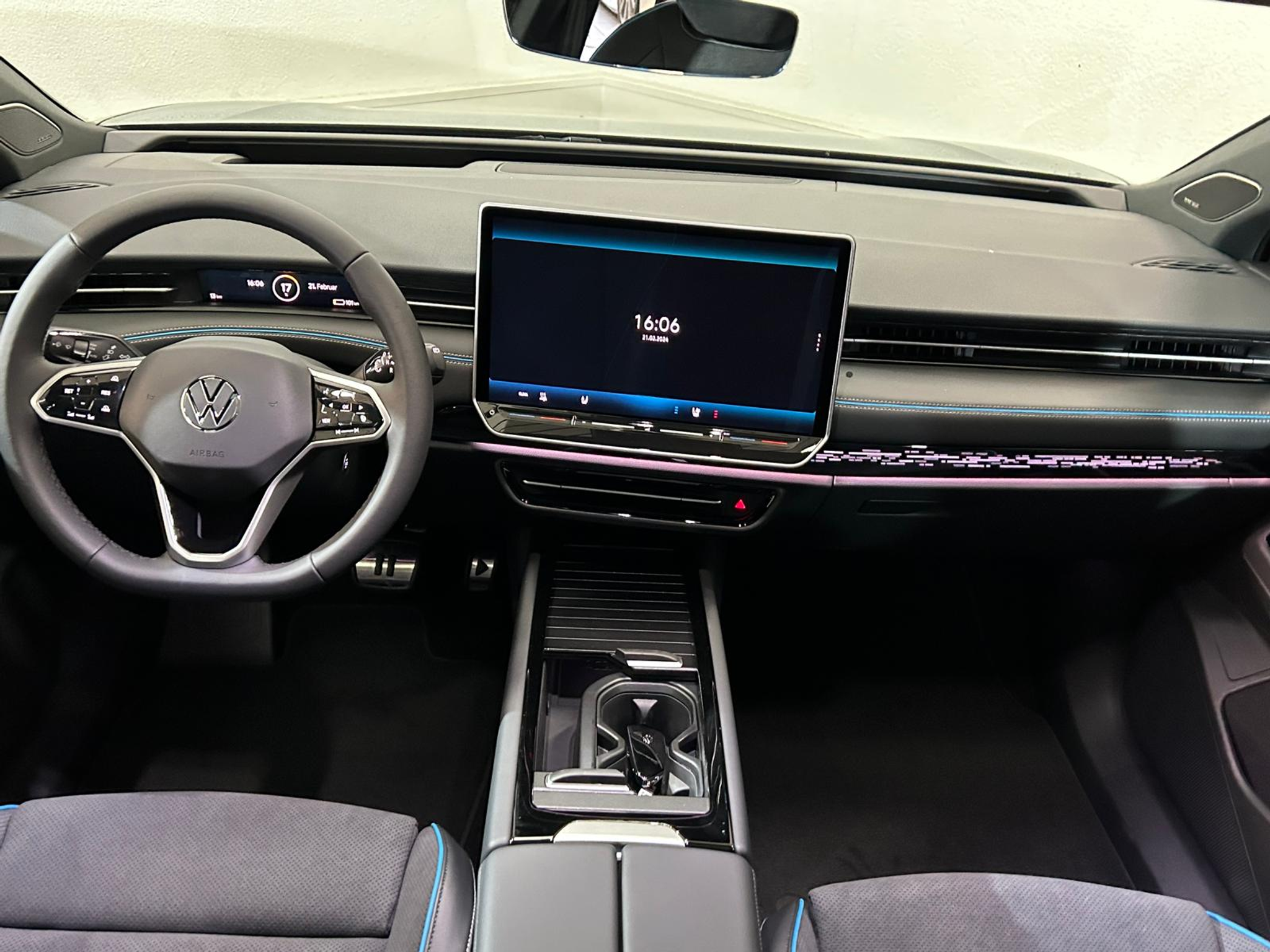 listing desktop thumbnail image 8