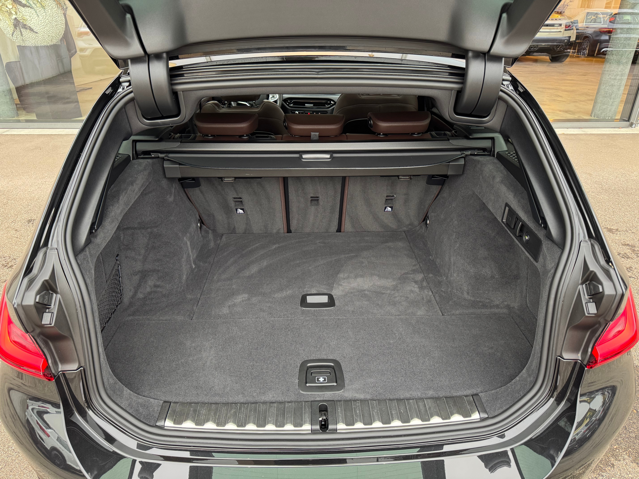 listing desktop thumbnail image 16