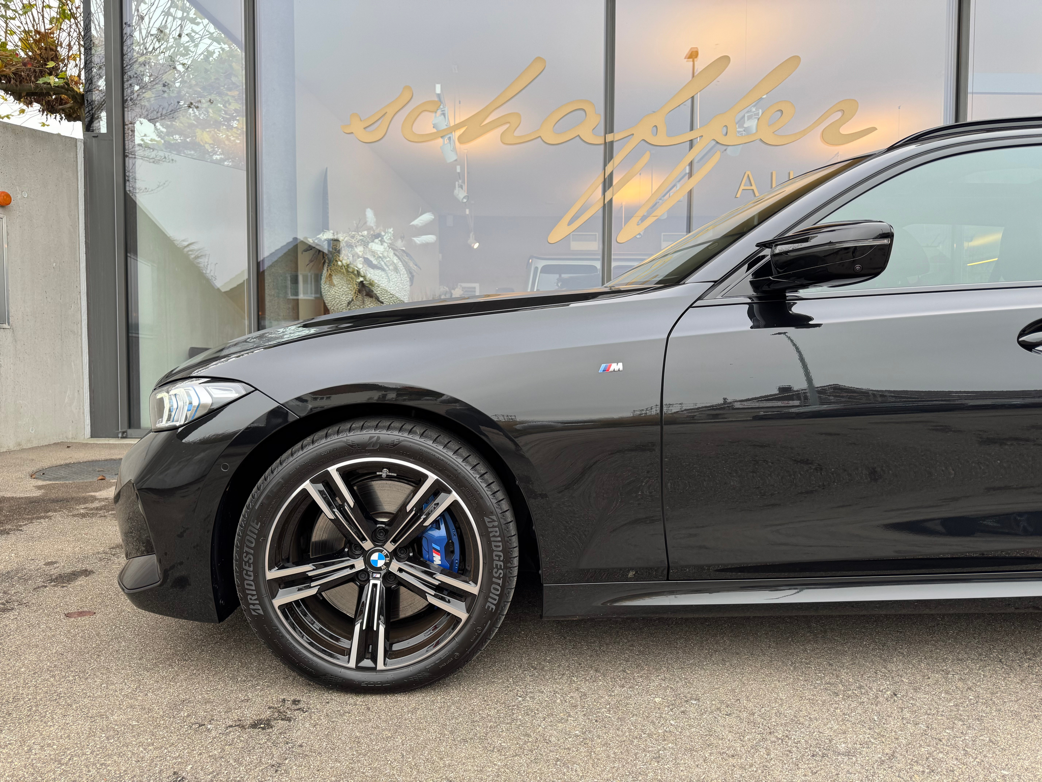 listing desktop thumbnail image 6