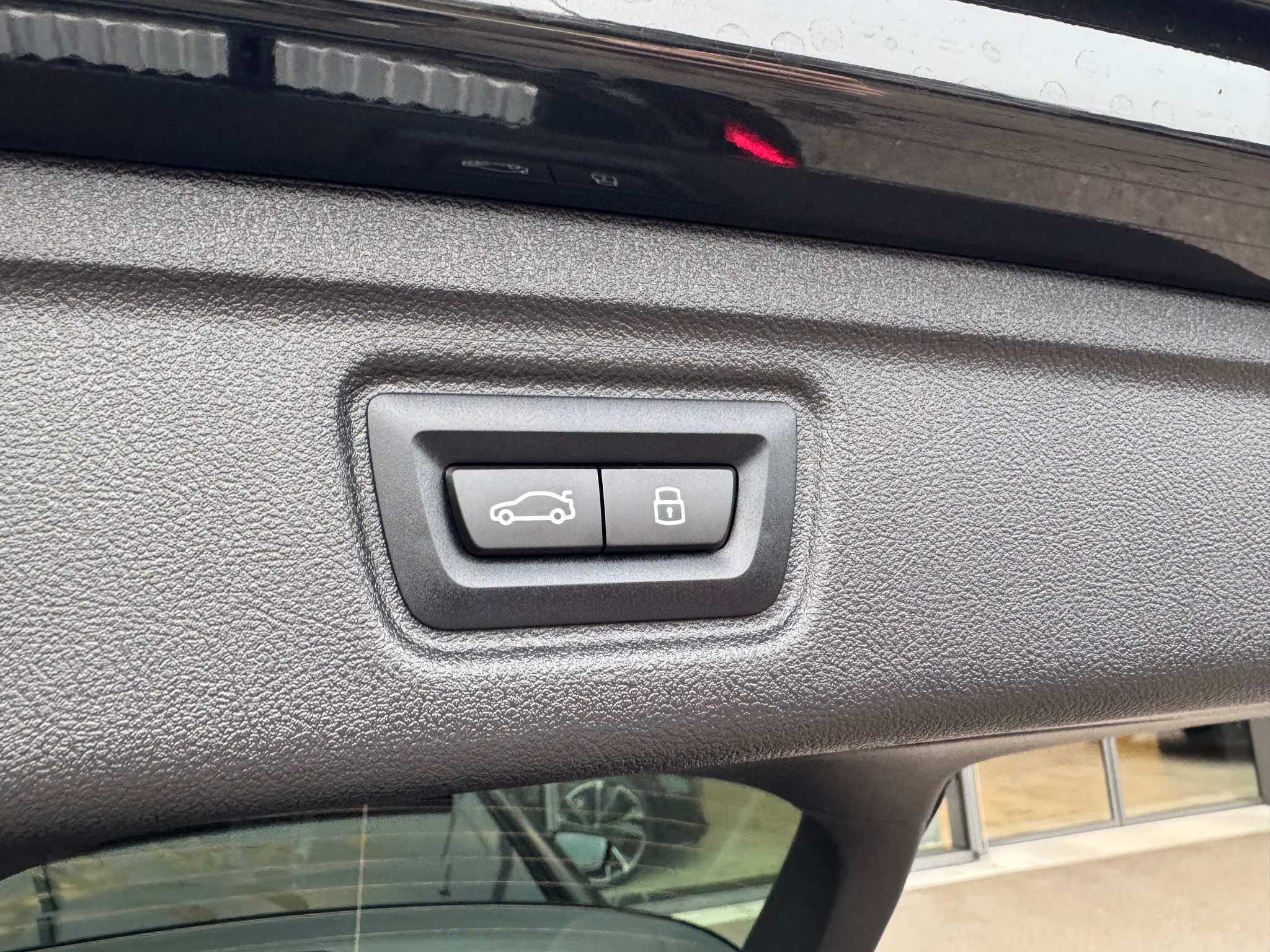 listing desktop thumbnail image 17