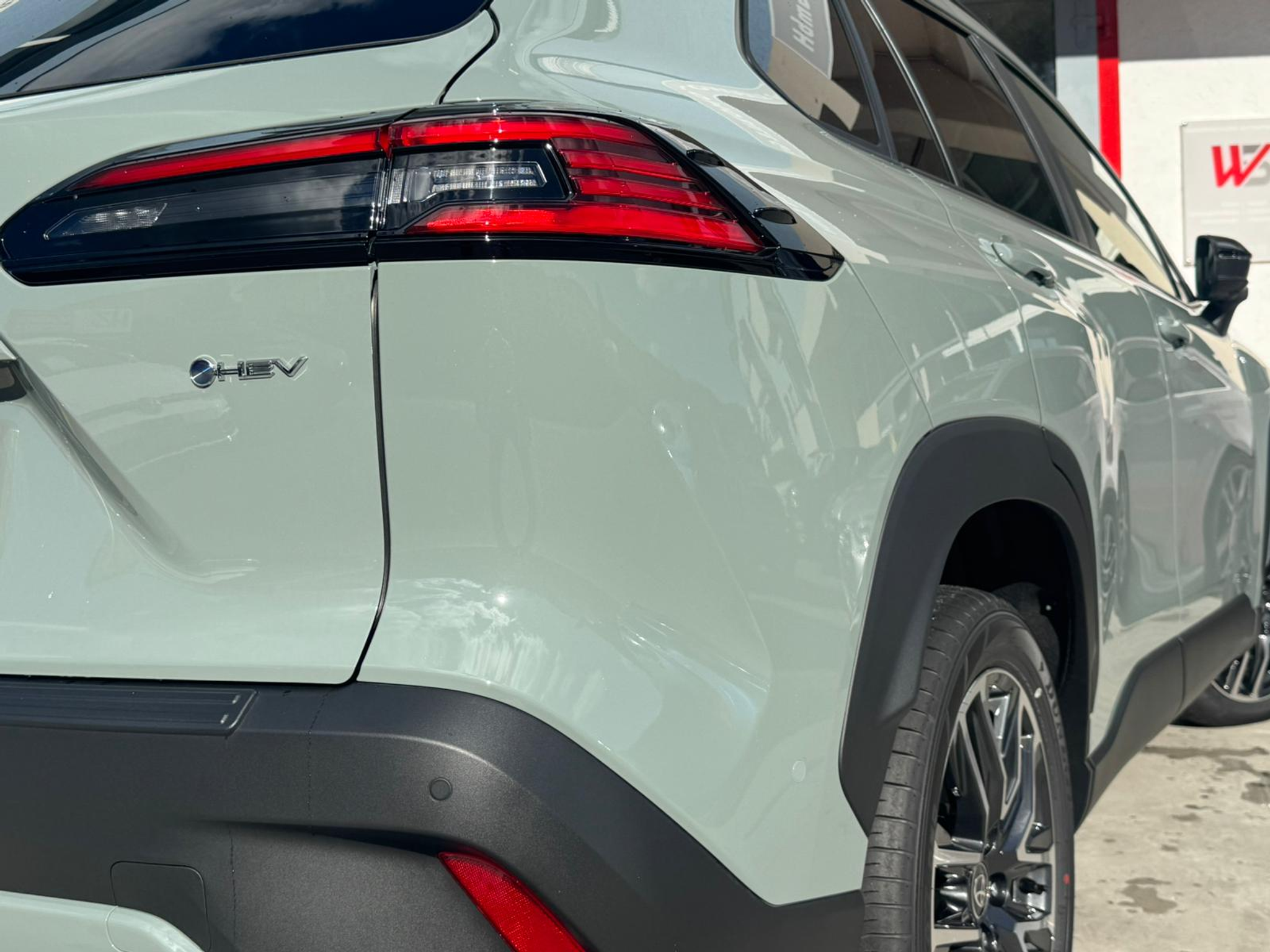 listing desktop thumbnail image 8