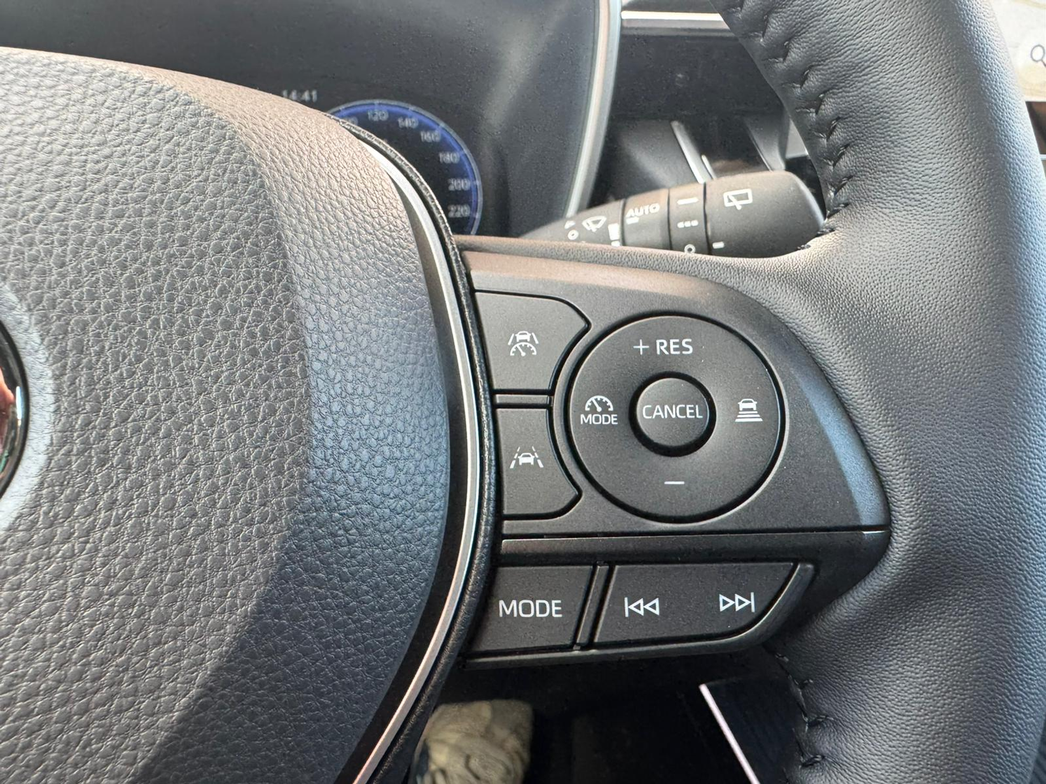 listing desktop thumbnail image 18