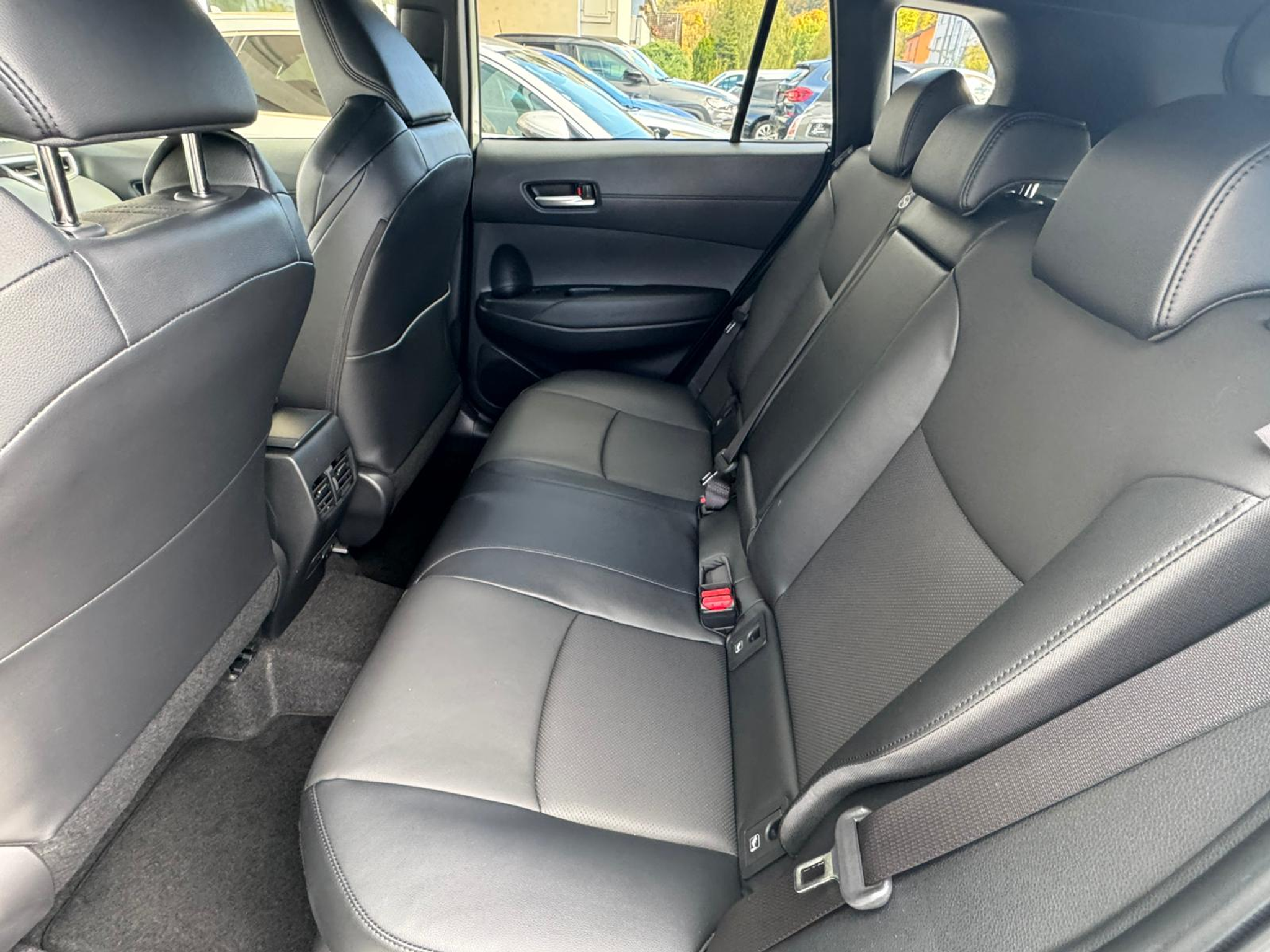 listing desktop thumbnail image 28