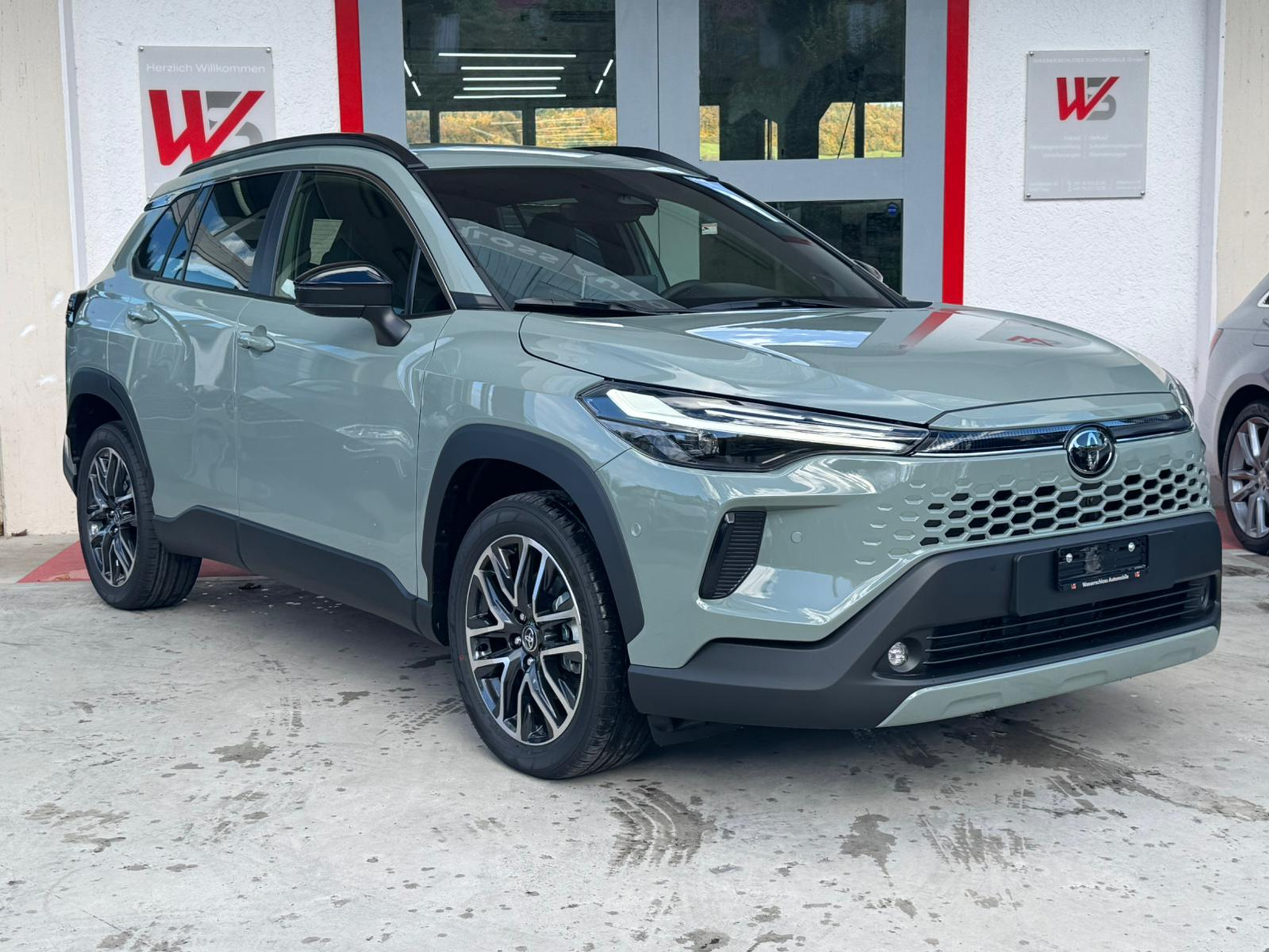 listing desktop thumbnail image 1