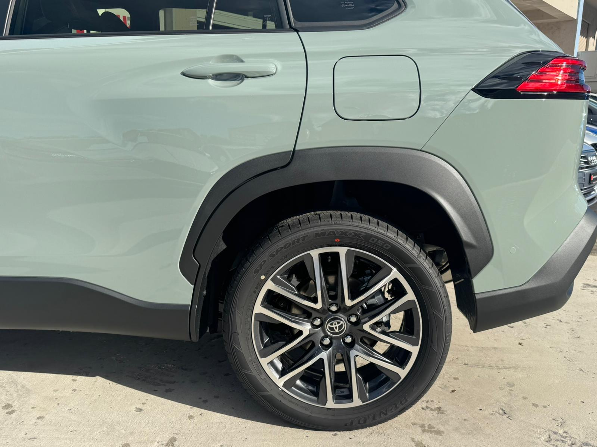 listing desktop thumbnail image 6