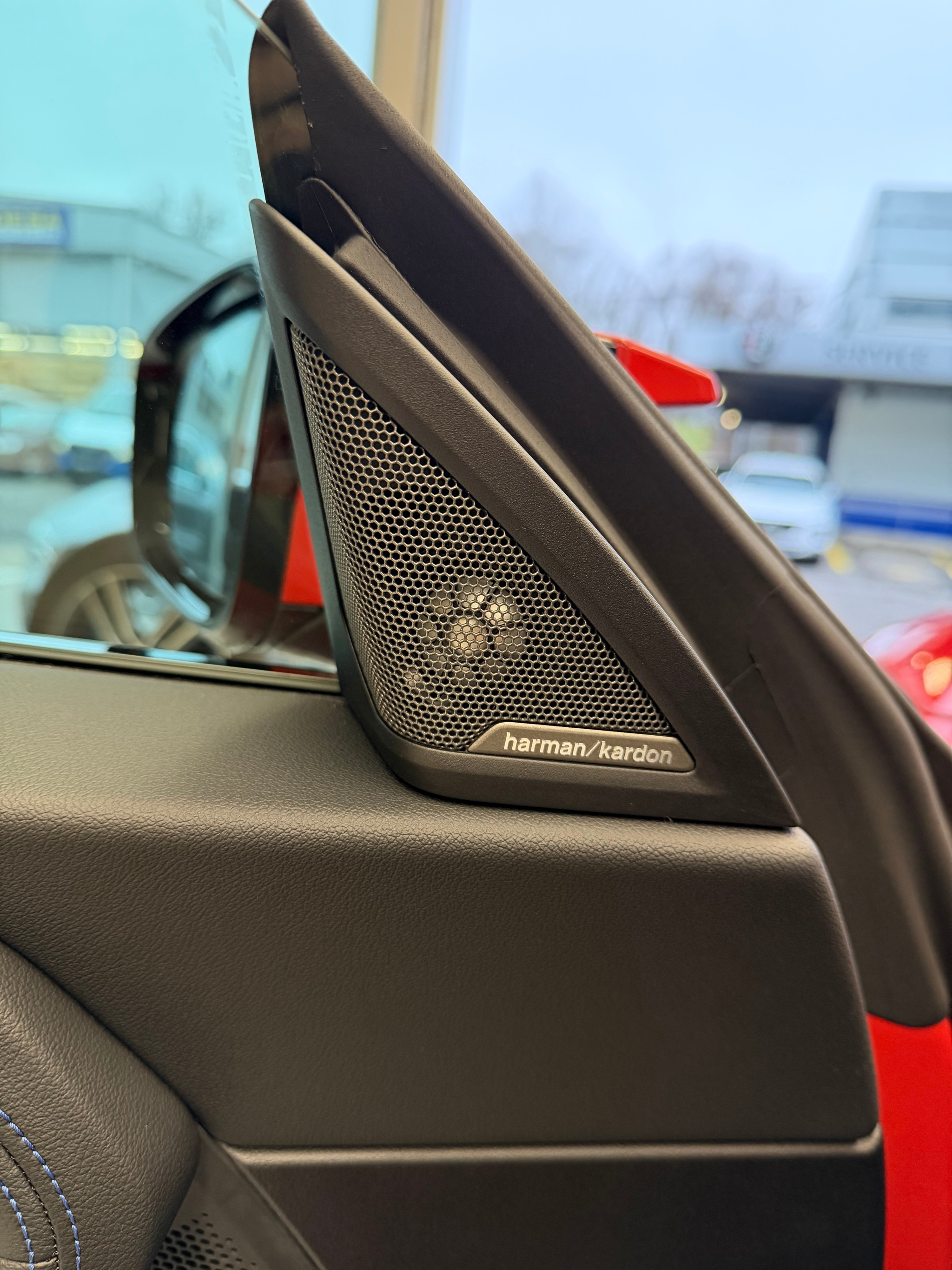 listing desktop thumbnail image 14